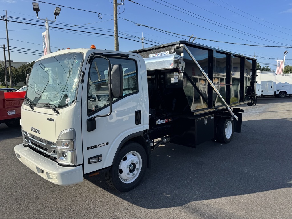 2025 ISUZU NRR in Riverside, NJ