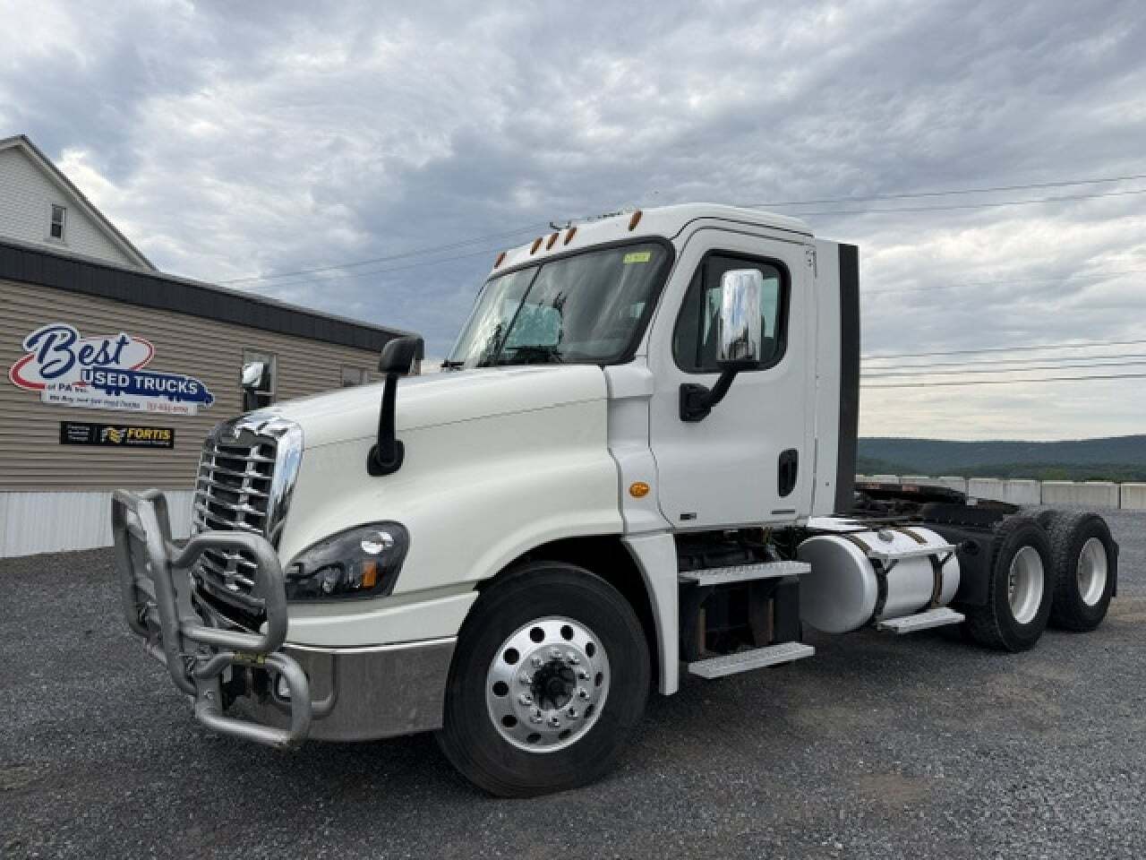 2017 FREIGHTLINER CASCADIA 125 in Myerstown, PA