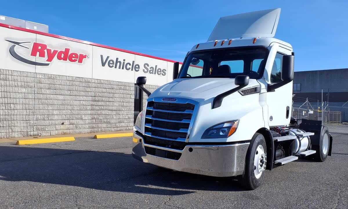 2020 FREIGHTLINER CASCADIA 116 in Memphis, TN