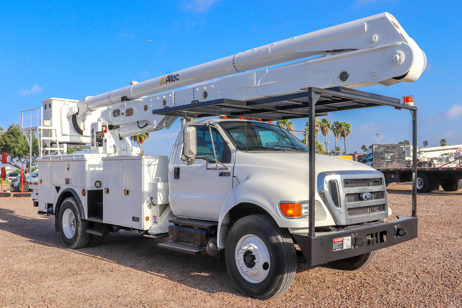 2013 FORD F750 in Mcallen, TX