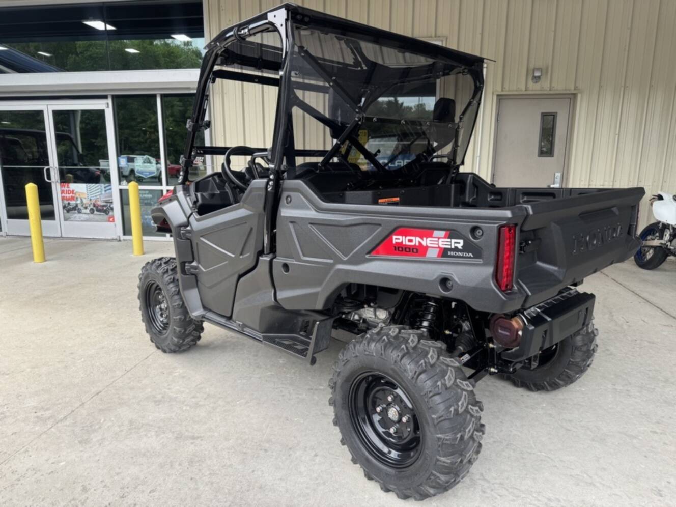 A photo of this 2025 Honda PIONEER 1000