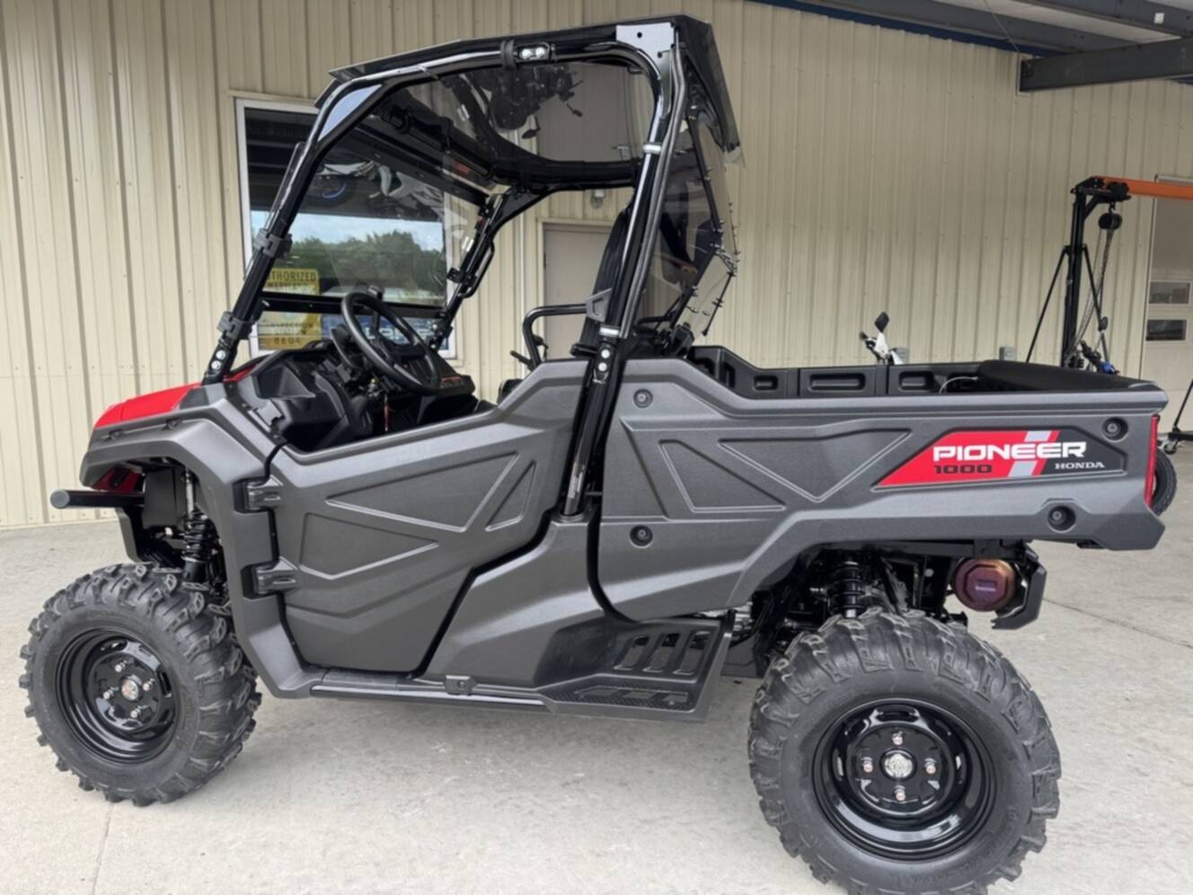 A photo of this 2025 Honda PIONEER 1000