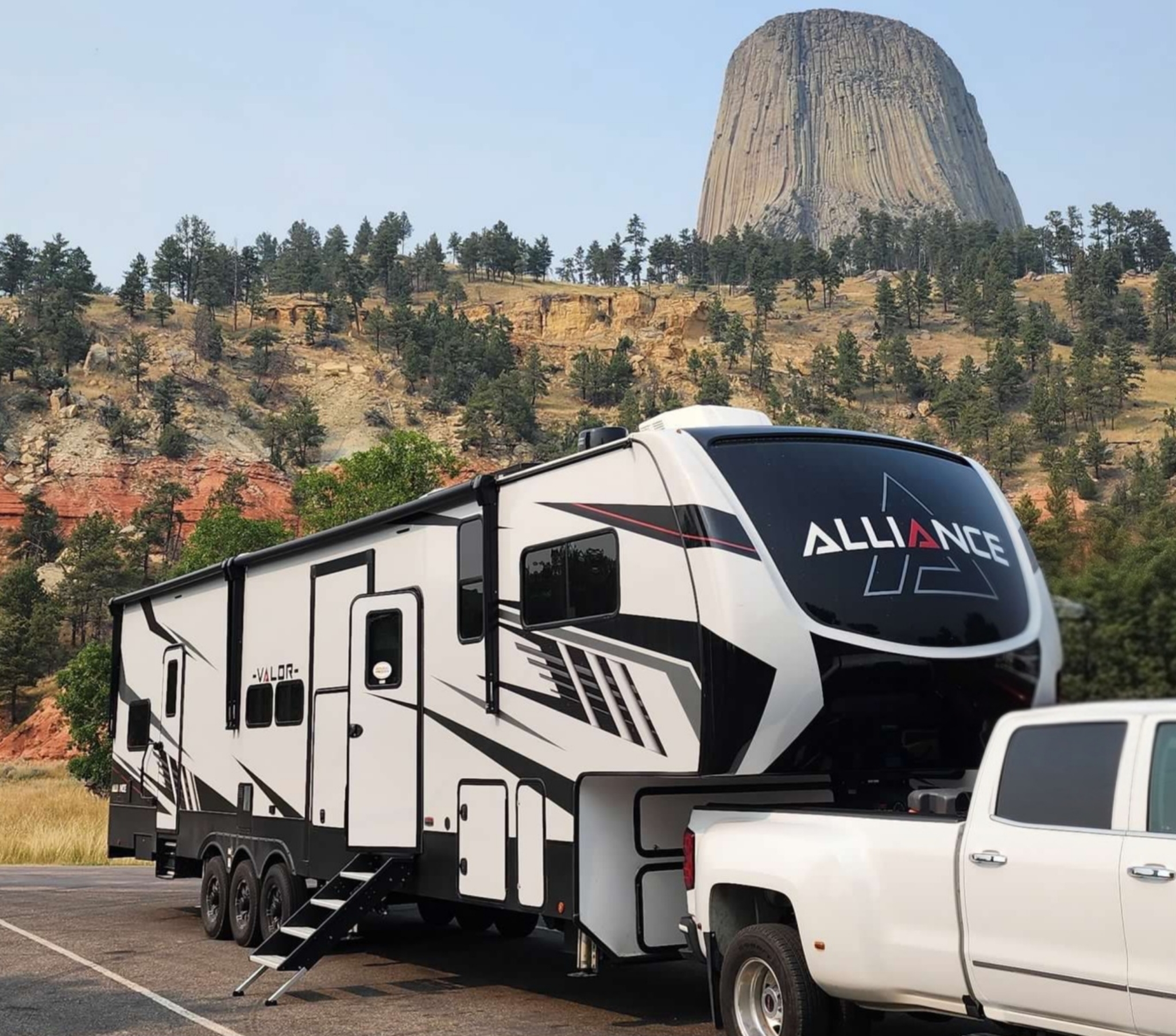 2022 Alliance Rv VALOR 40V13 RV