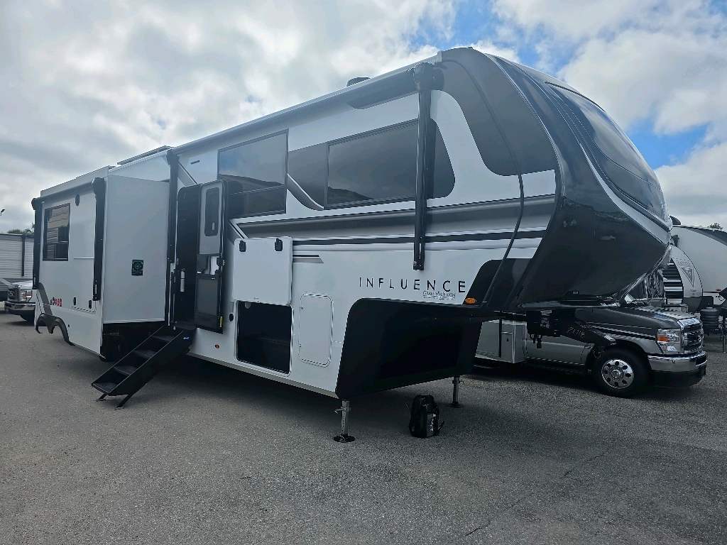 2027 Grand Design Influence 3804DS in defuniak springs FL