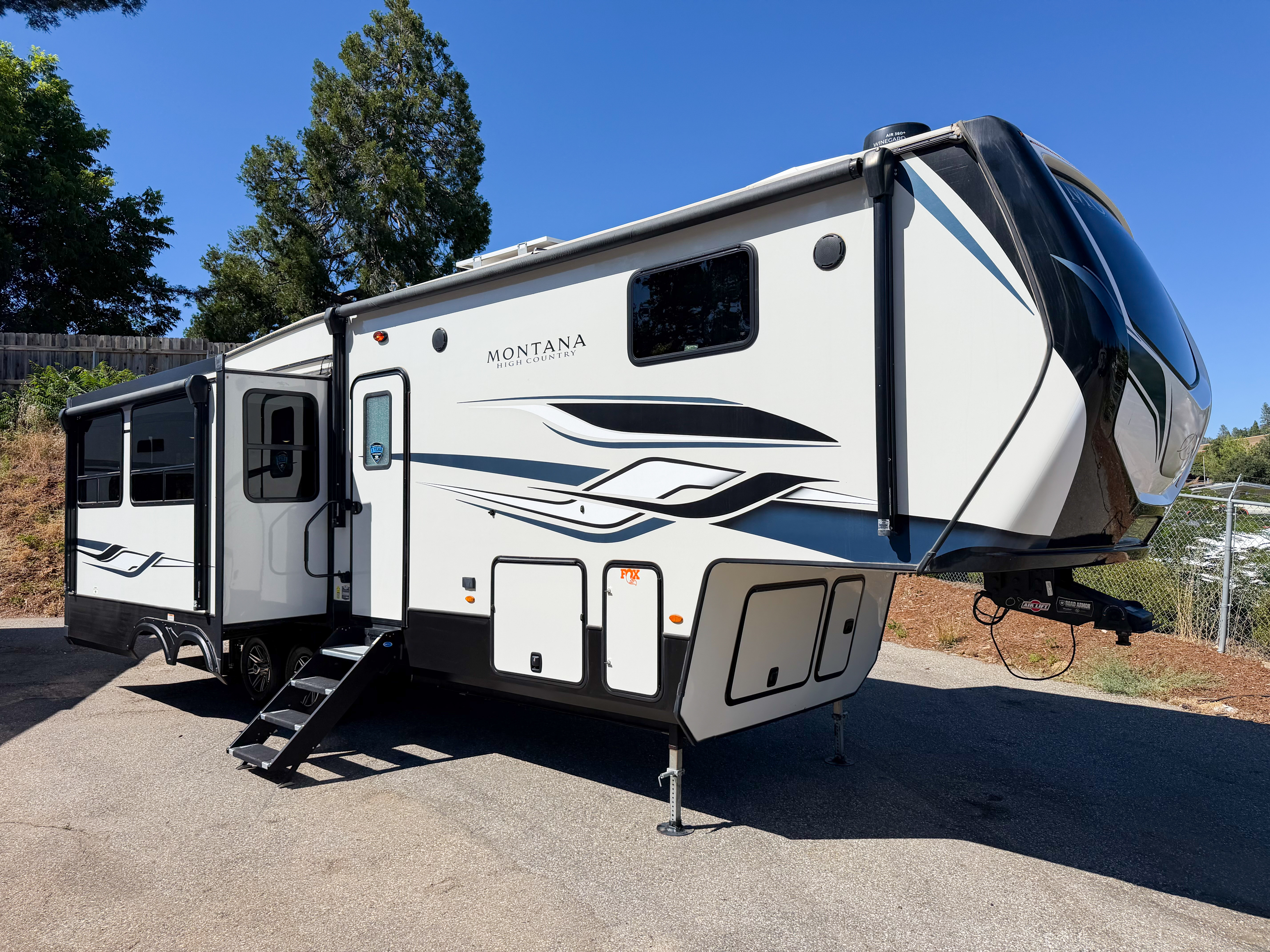 2023 Keystone MONTANA 295RL in auburn CA