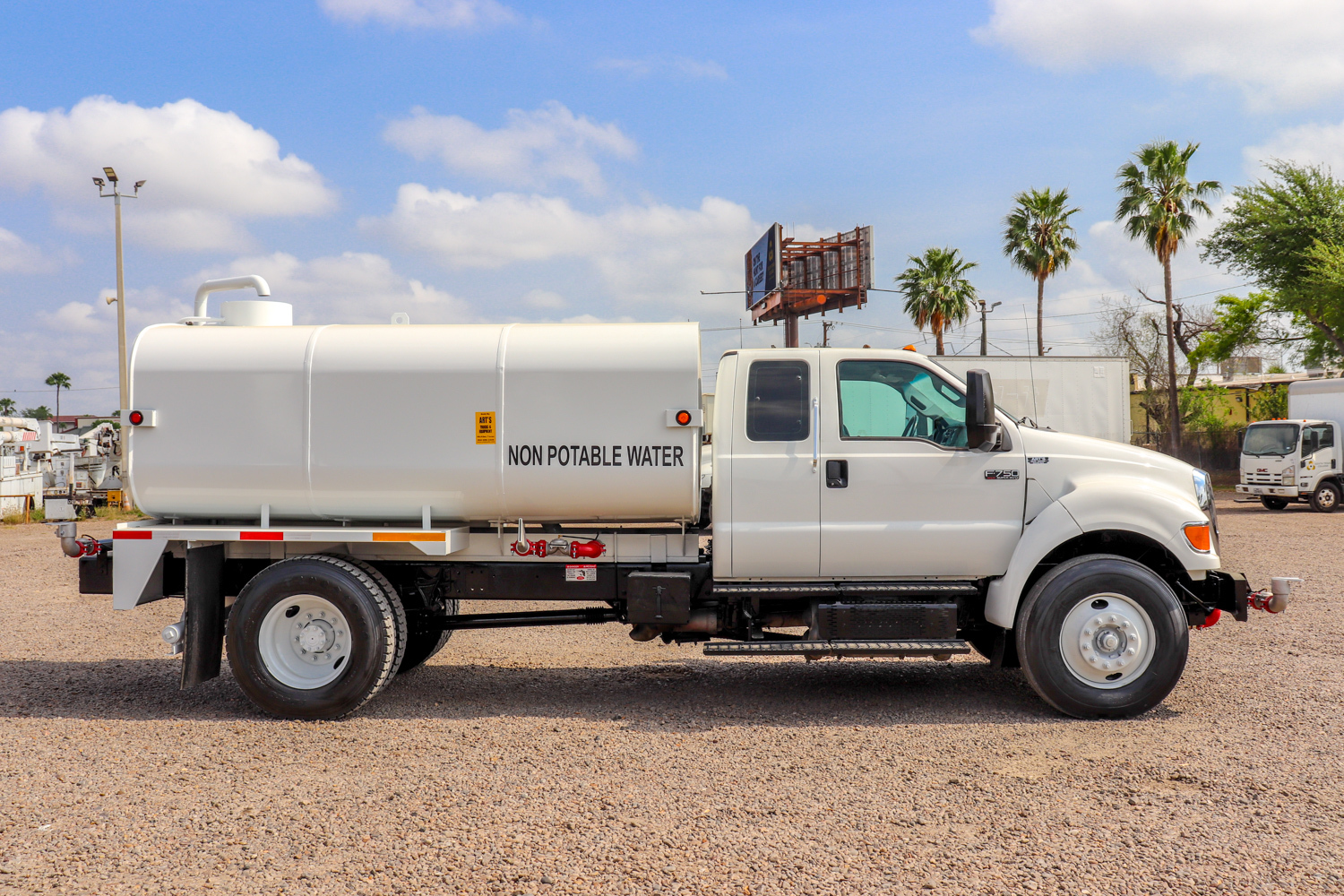 2015 FORD F750 in Mcallen, TX