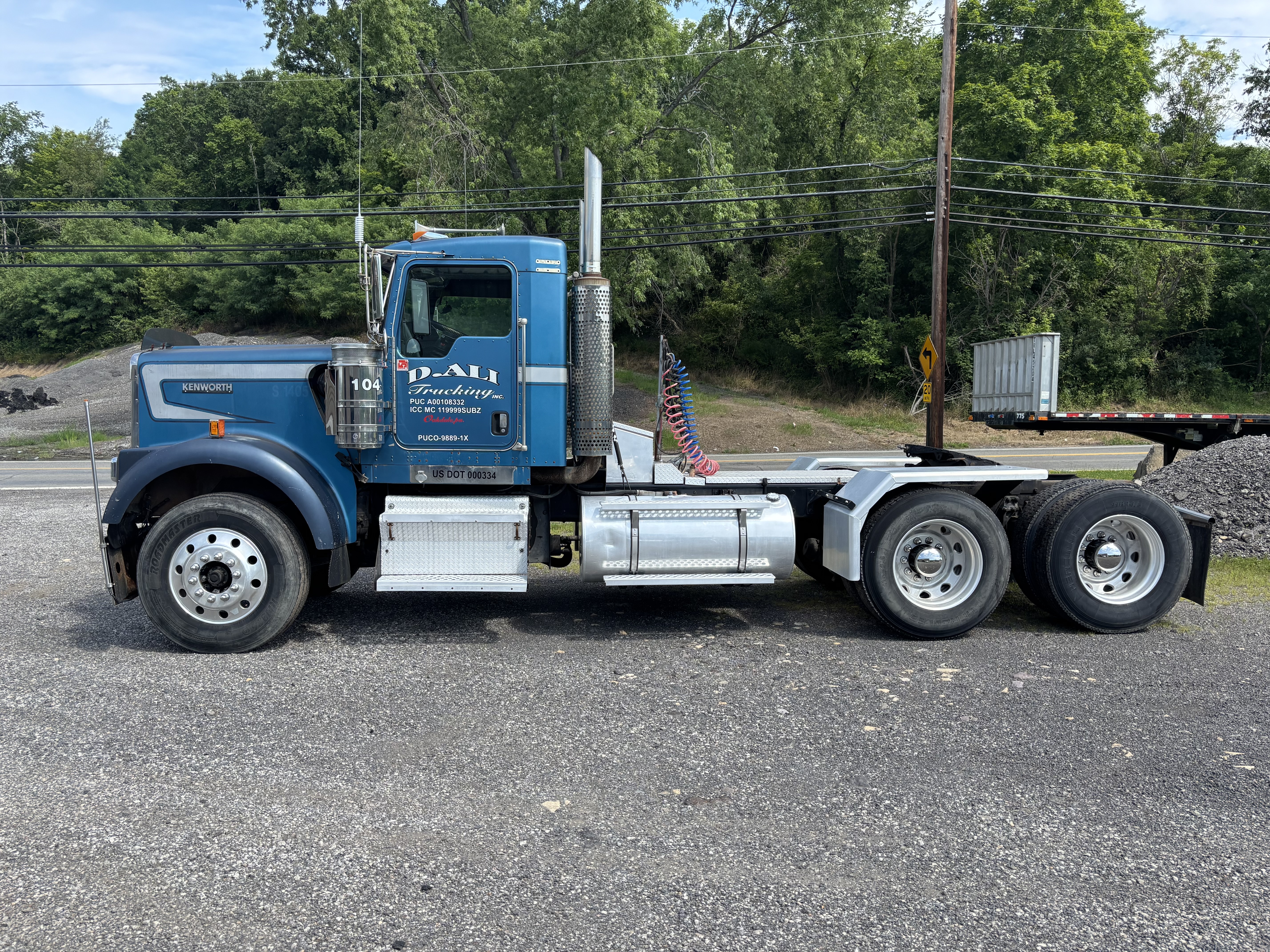 2003 KENWORTH W900b in Oakdale, PA