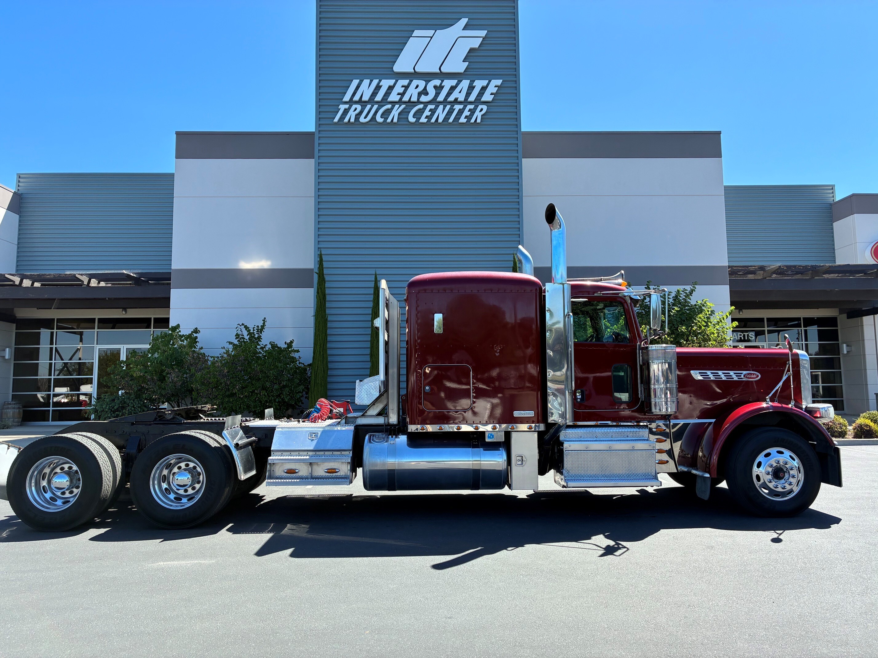 2017 PETERBILT 389 in Stockton, CA
