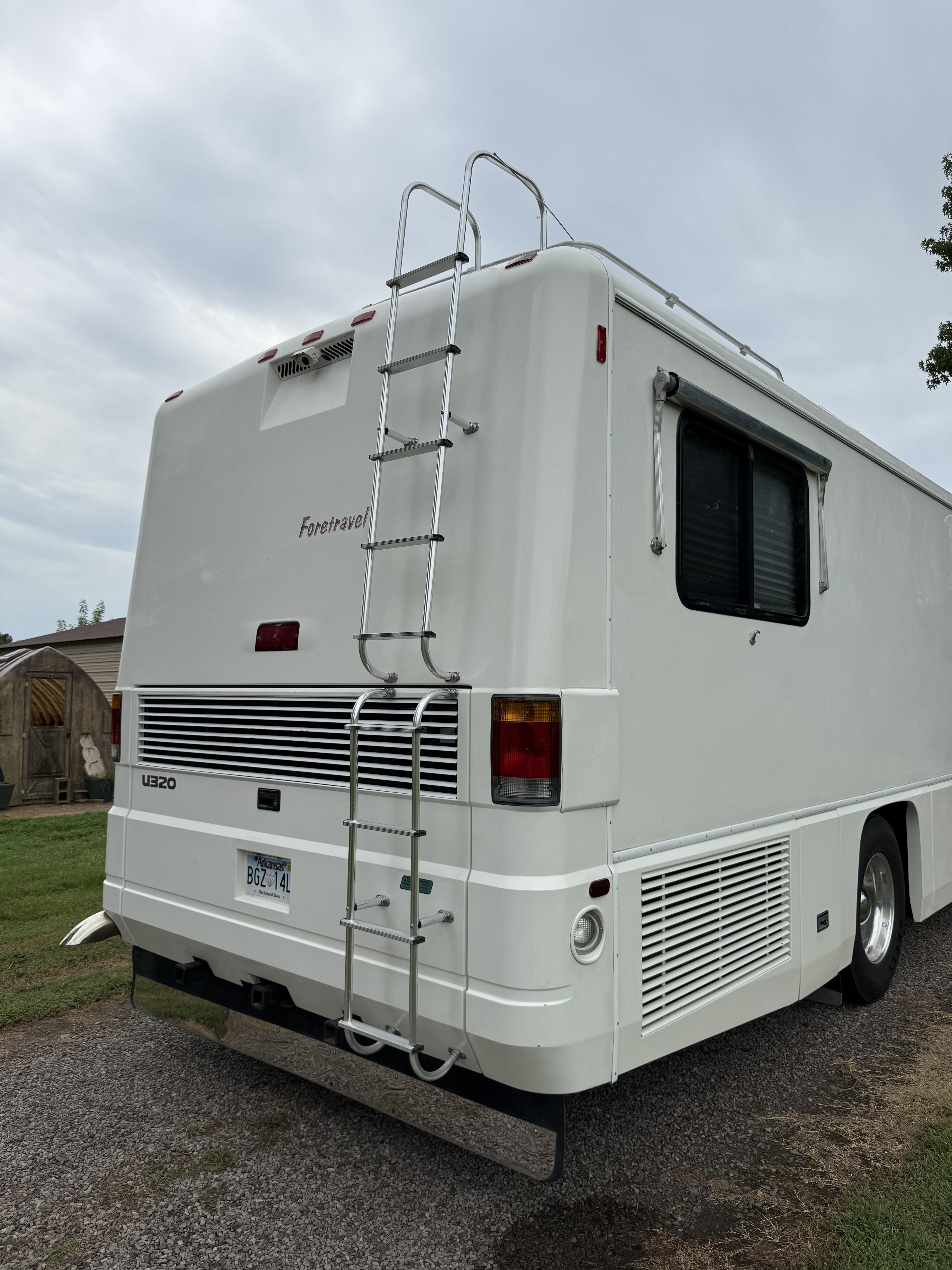 1997 Foretravel UNICOACH 4000 U320 in lavaca AR