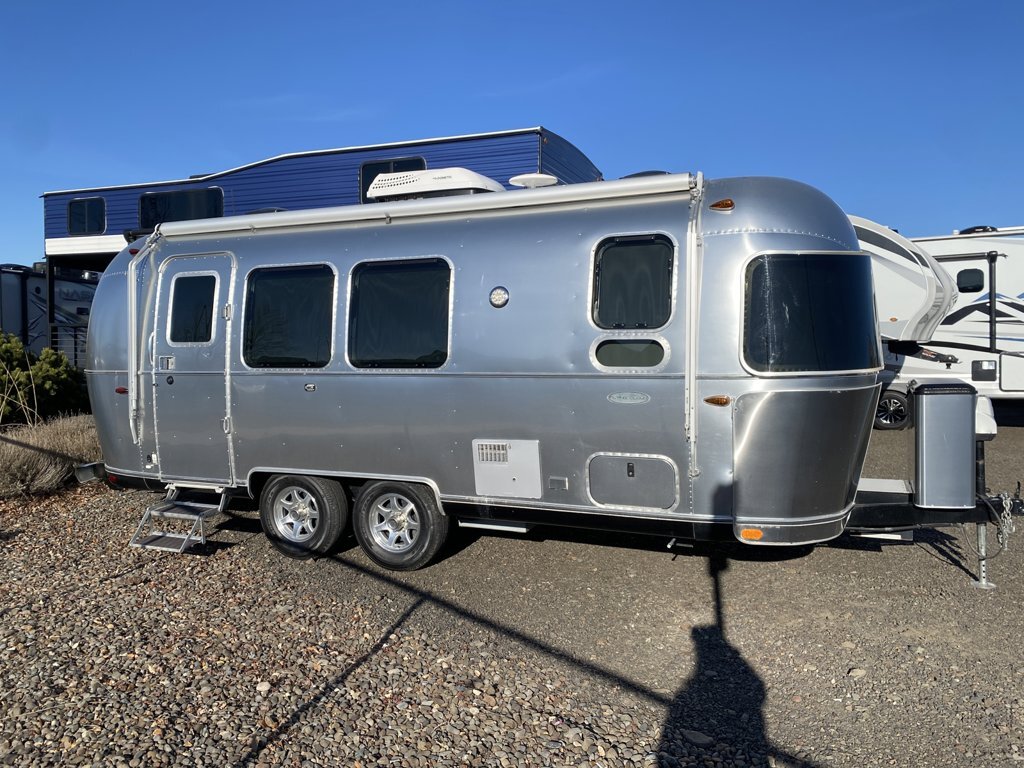 2019 Airstream FLYING CLOUD 23FB in island city OR