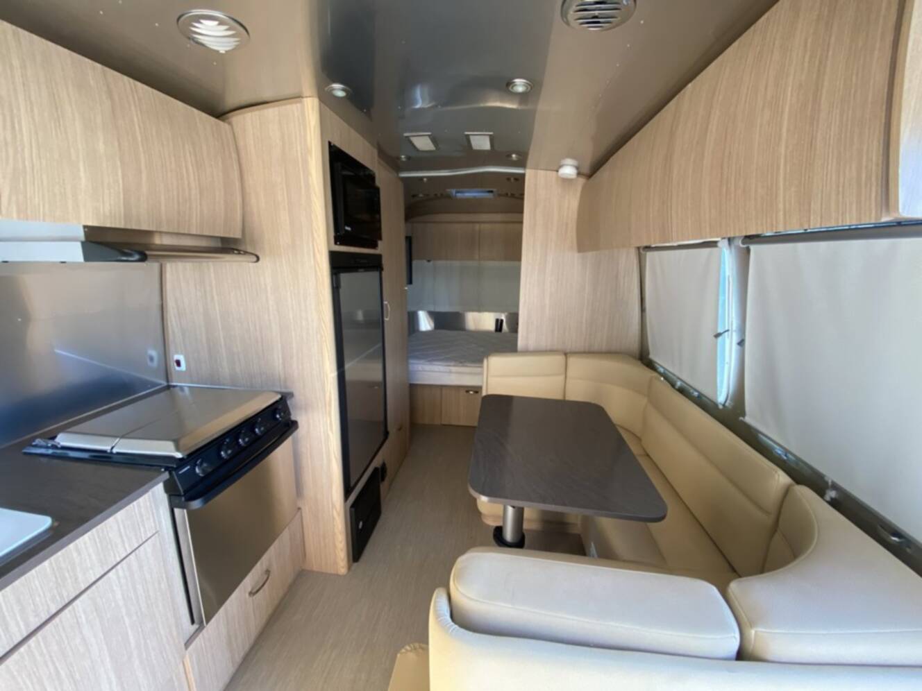 A photo of this 2019 Airstream FLYING CLOUD 23FB