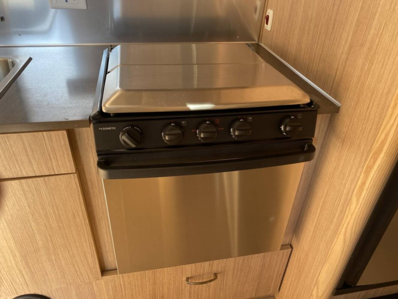 A photo of this 2019 Airstream FLYING CLOUD 23FB