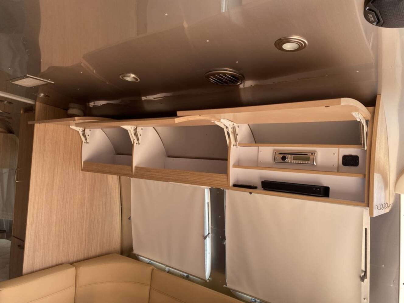 A photo of this 2019 Airstream FLYING CLOUD 23FB