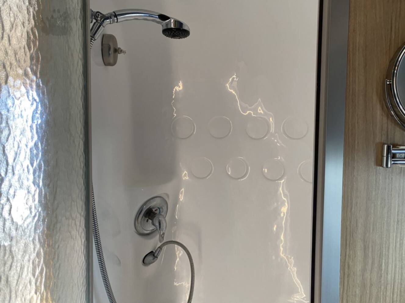 A photo of this 2019 Airstream FLYING CLOUD 23FB