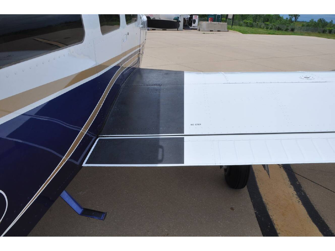 A photo of this 1977 Piper LANCE