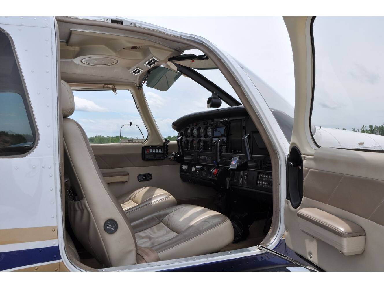 A photo of this 1977 Piper LANCE
