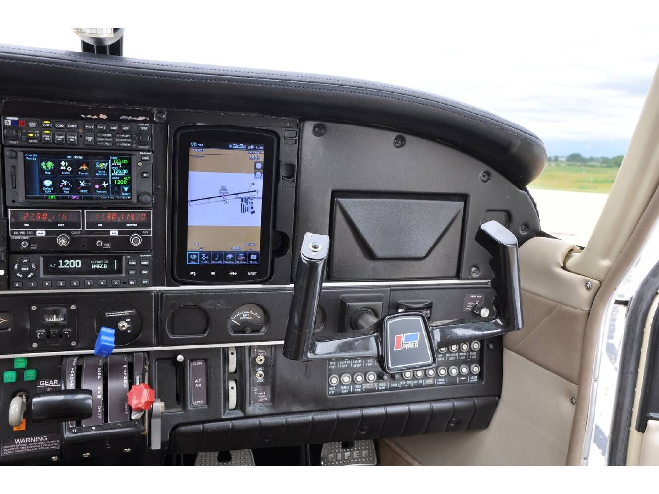 A photo of this 1977 Piper LANCE