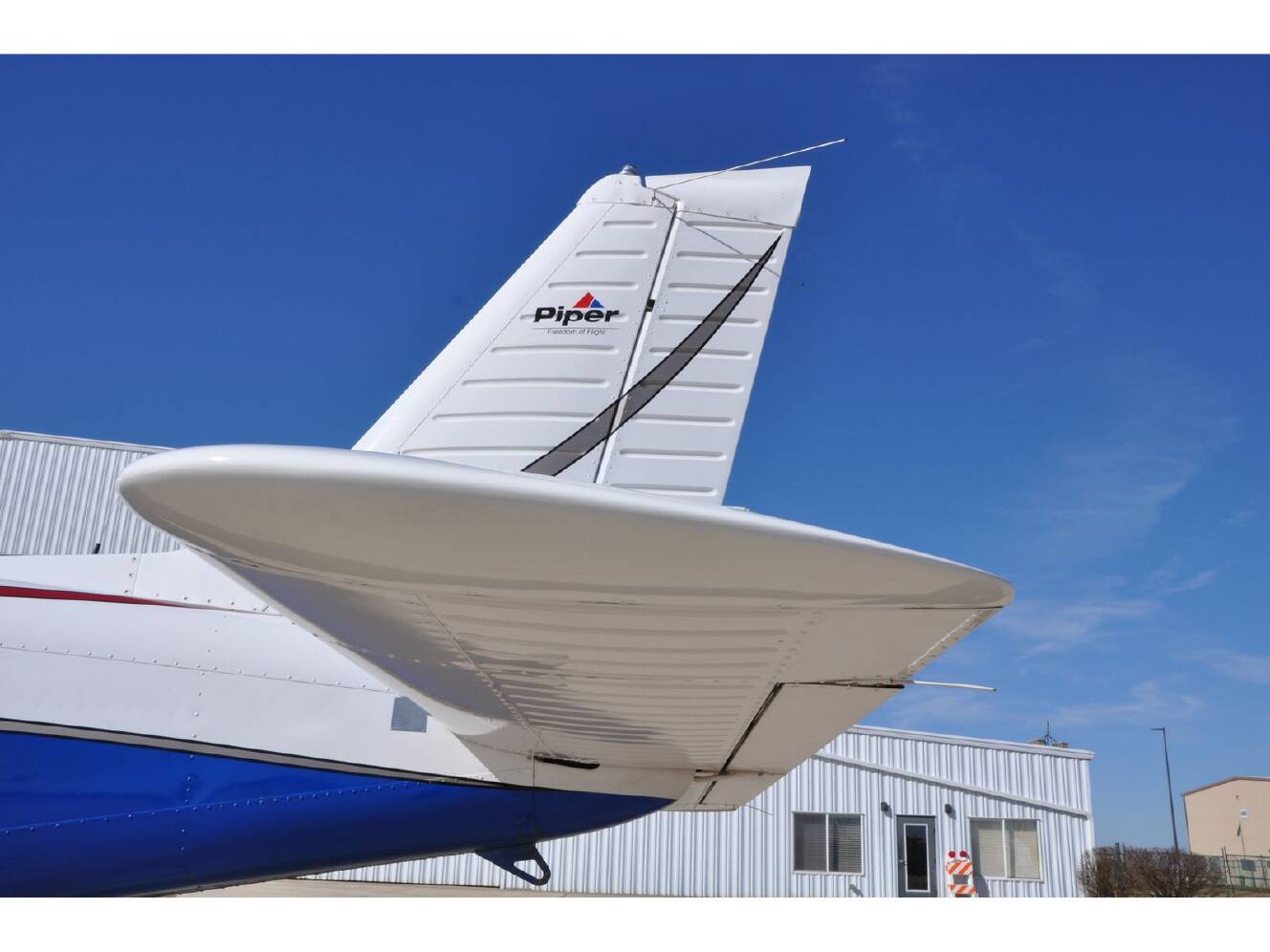 A photo of this 2001 Piper SARATOGA II HP