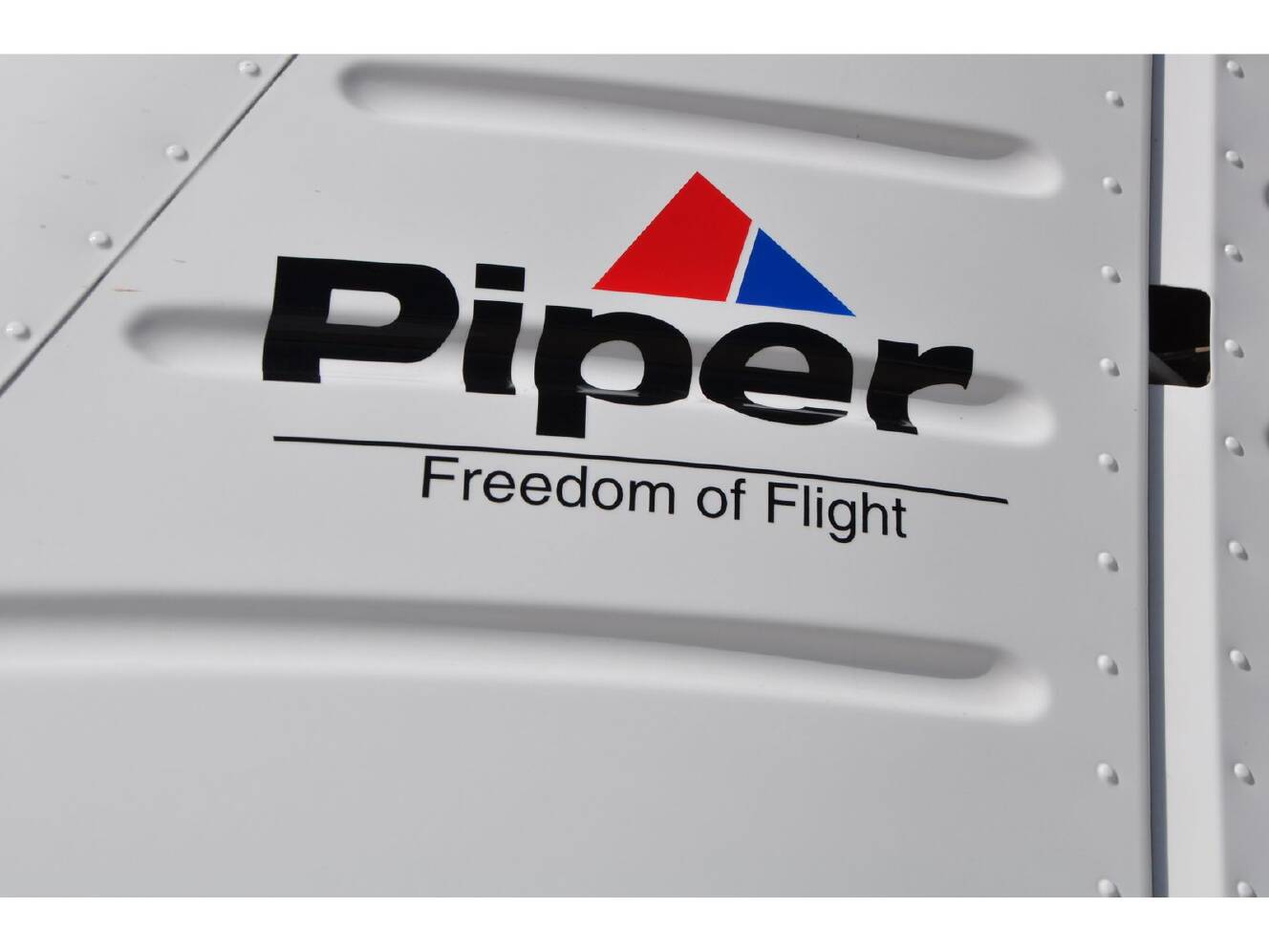 A photo of this 2001 Piper SARATOGA II HP