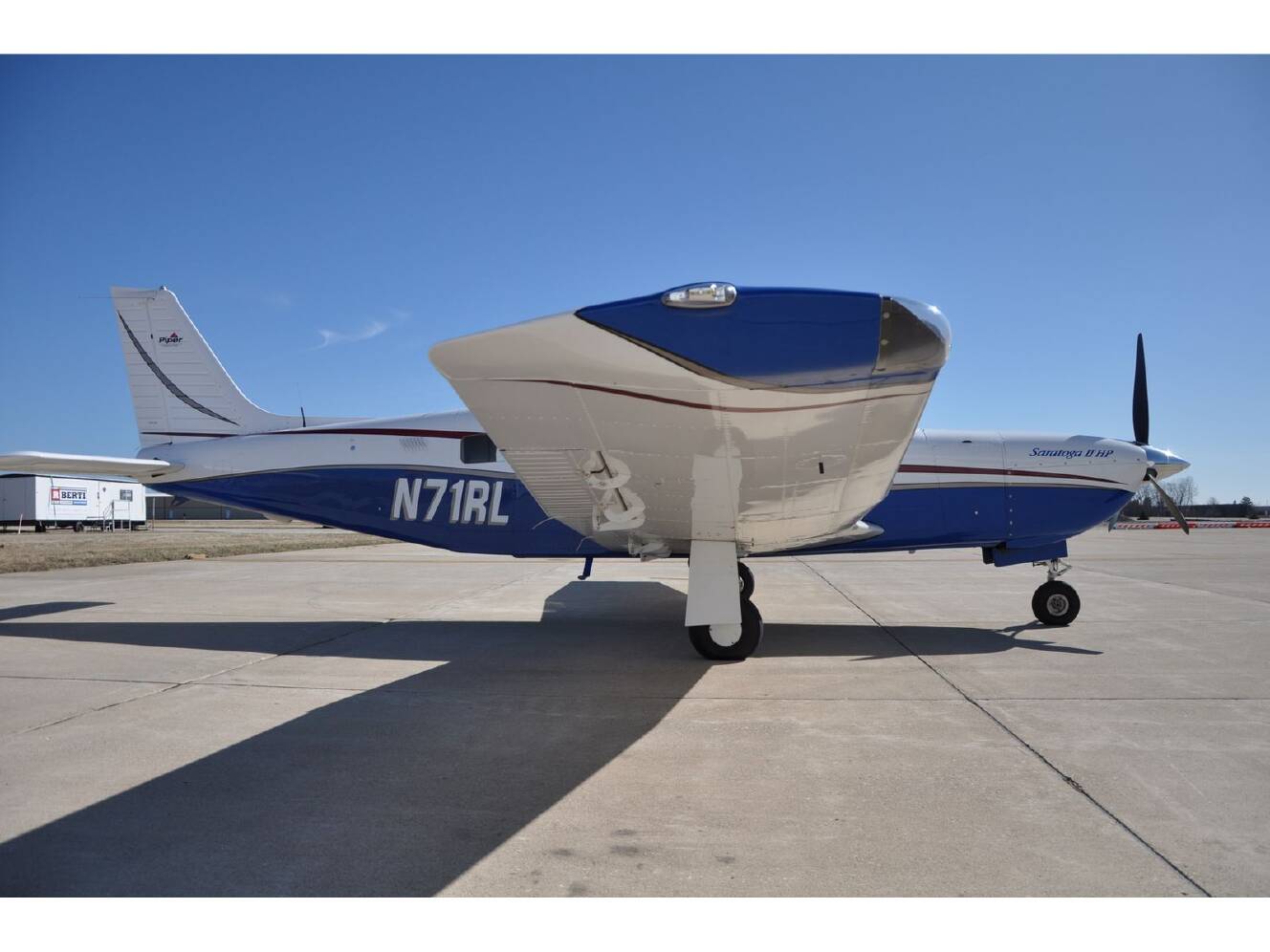 A photo of this 2001 Piper SARATOGA II HP