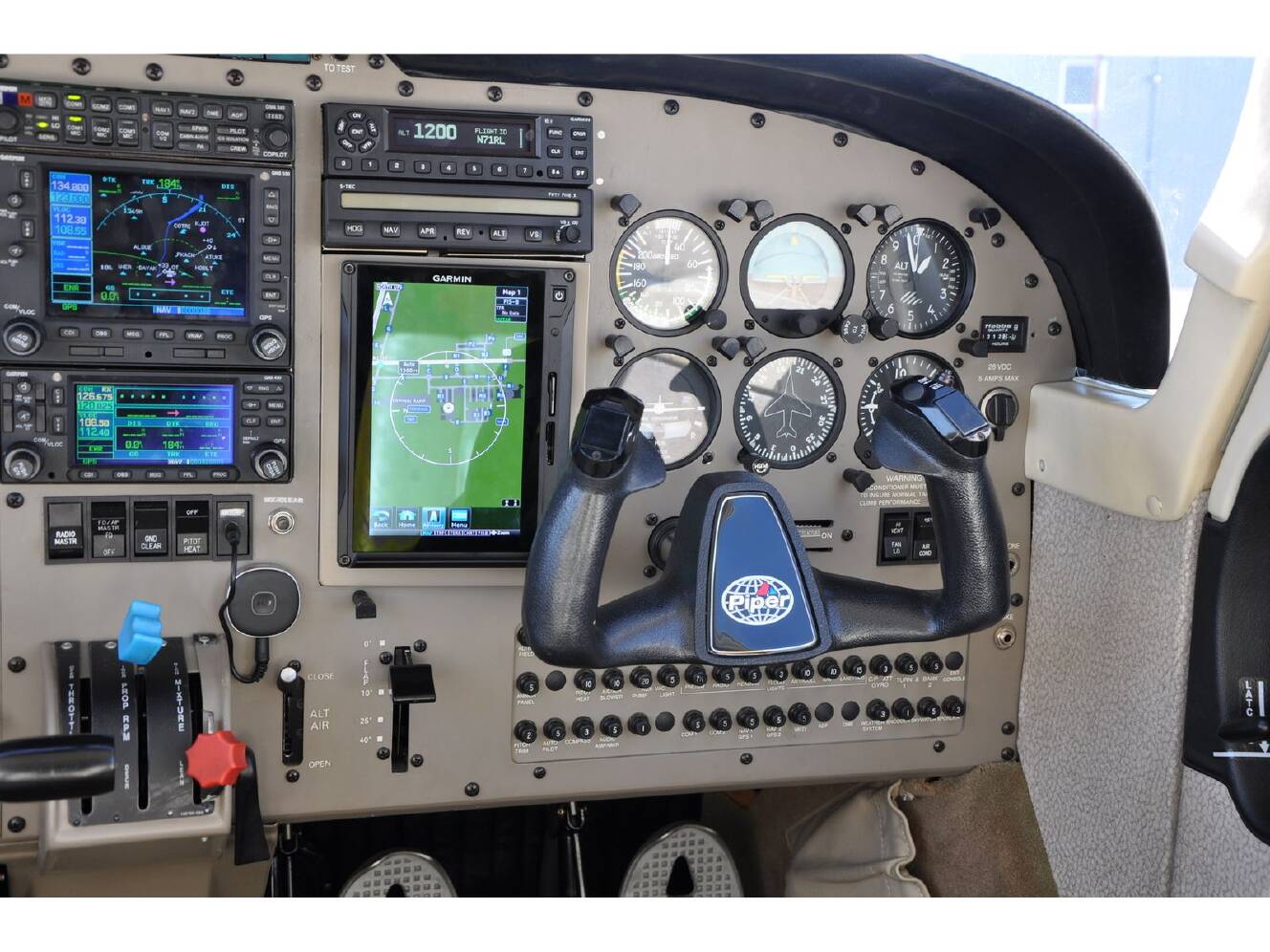 A photo of this 2001 Piper SARATOGA II HP
