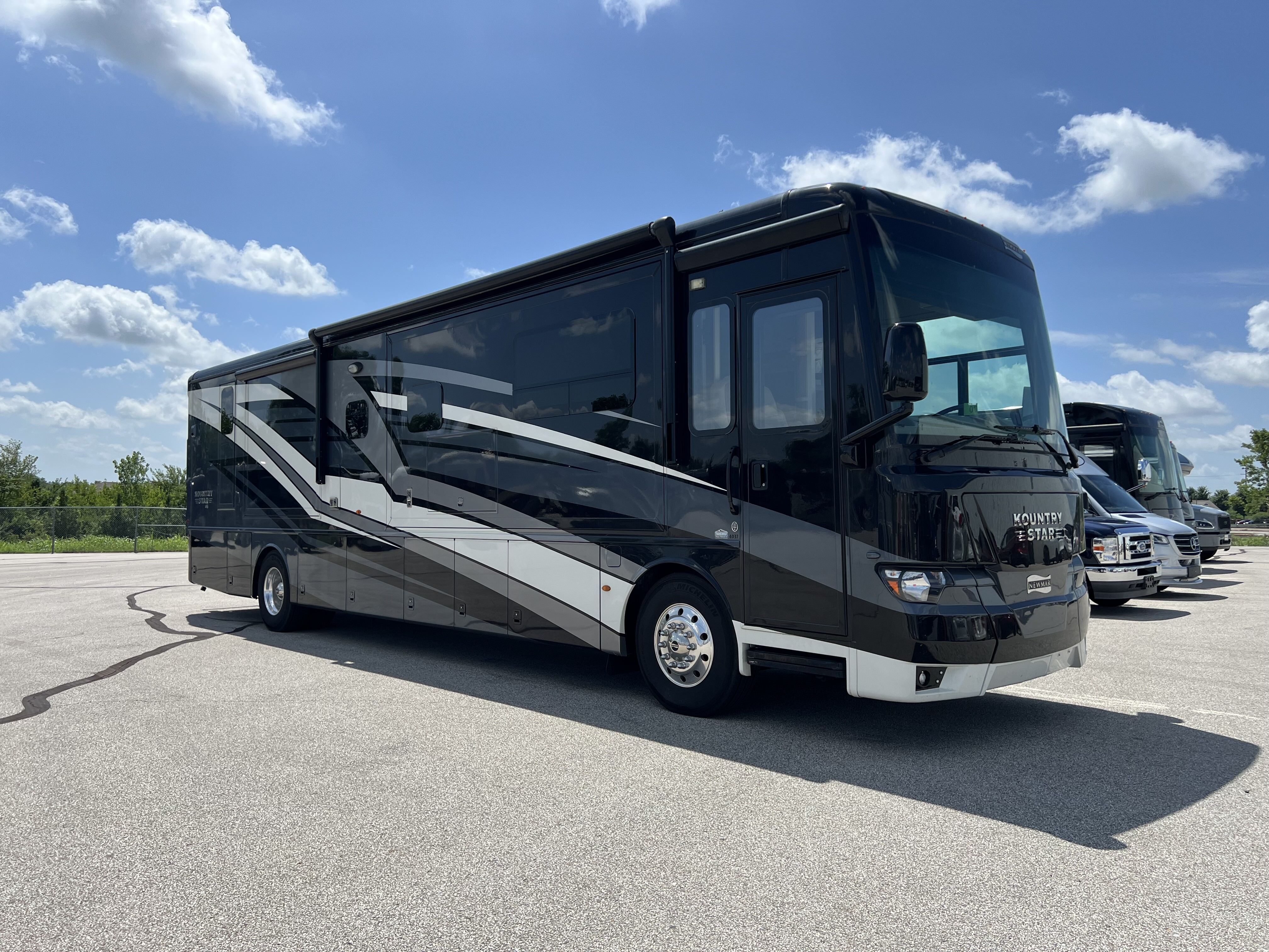 2024 Newmar Kountry Star 4037 Class A Diesel Motorhome - Diesel Pusher RV