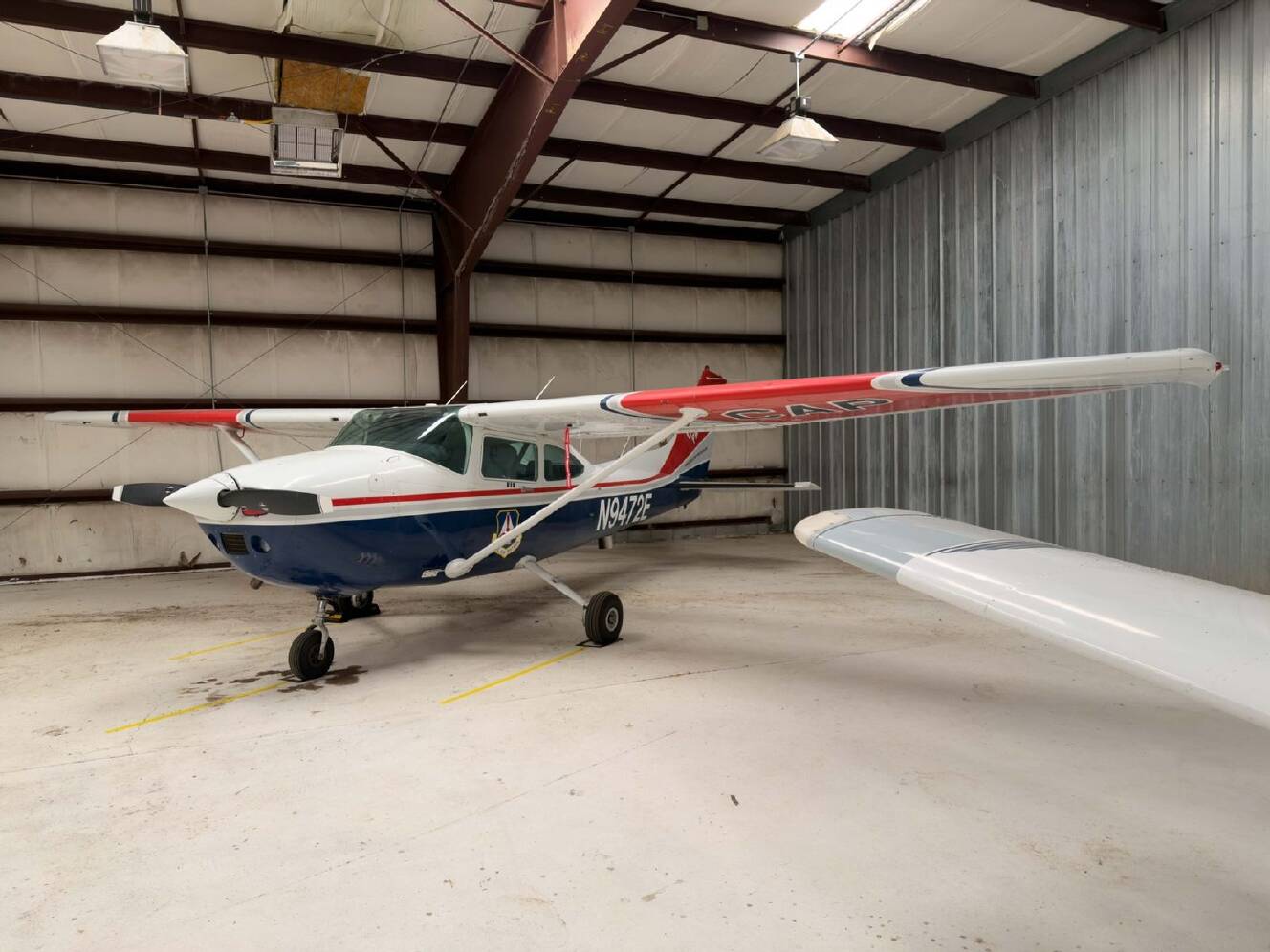 A photo of this 1984 Cessna 182R SKYLANE