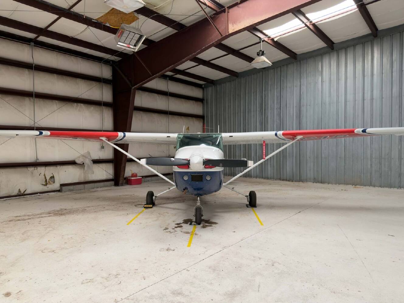A photo of this 1984 Cessna 182R SKYLANE