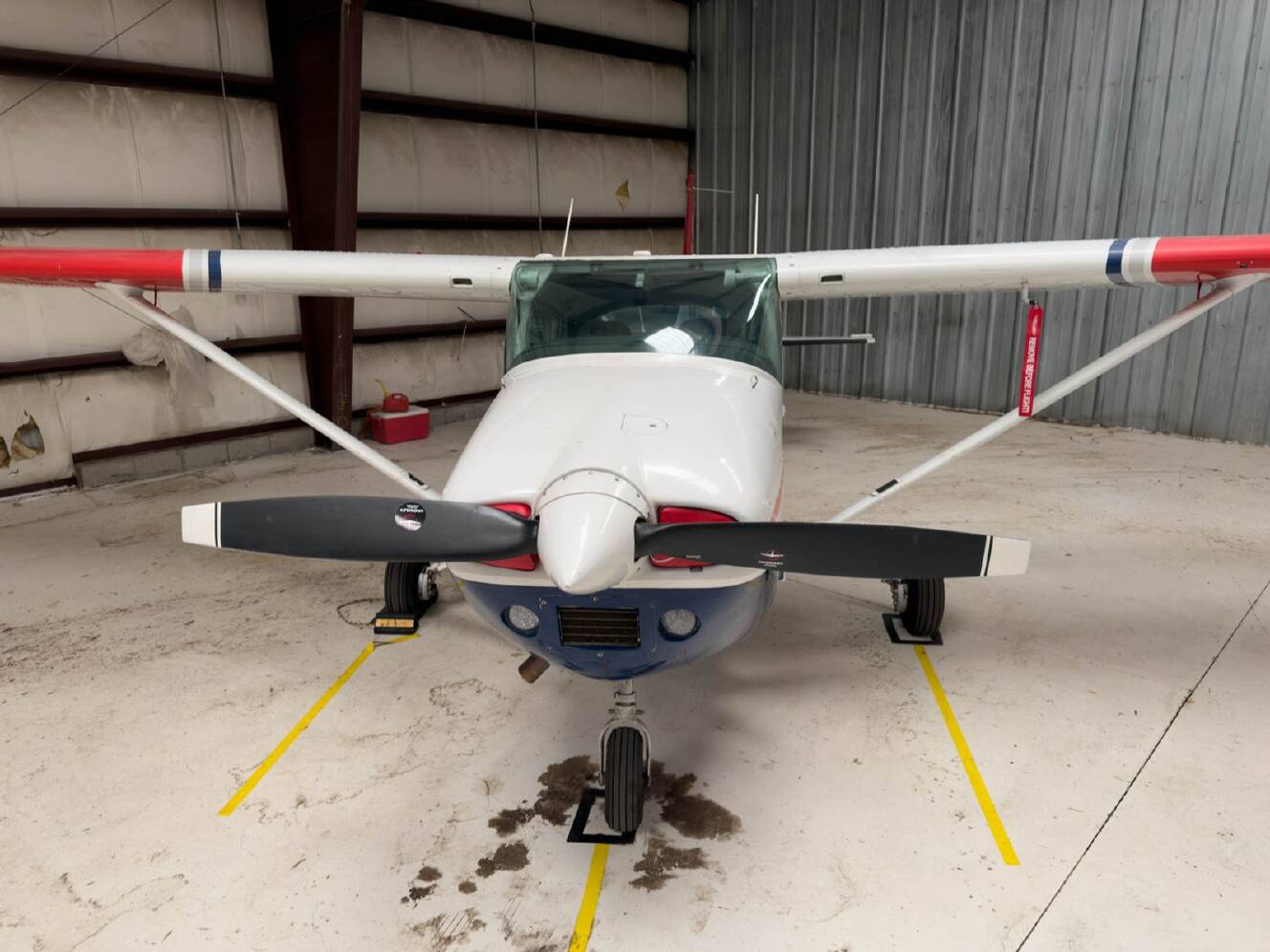 A photo of this 1984 Cessna 182R SKYLANE