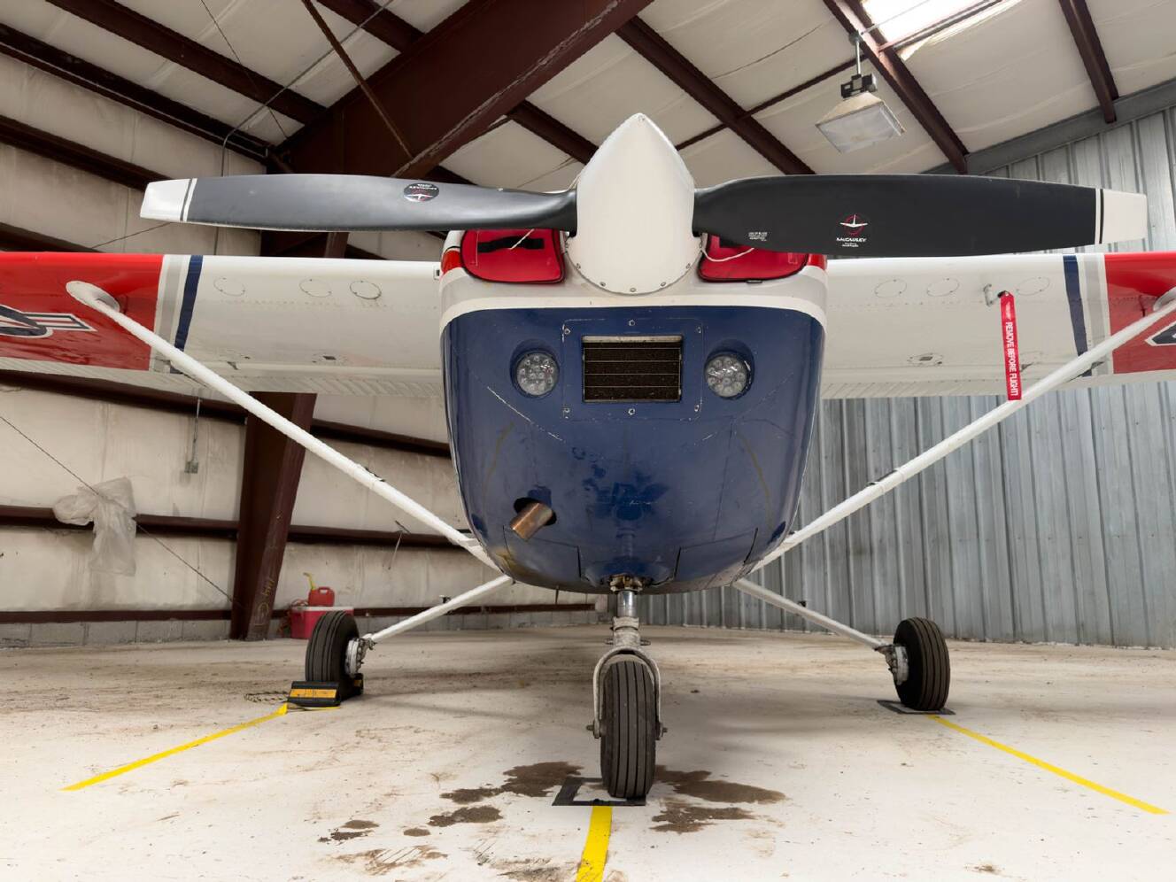 A photo of this 1984 Cessna 182R SKYLANE