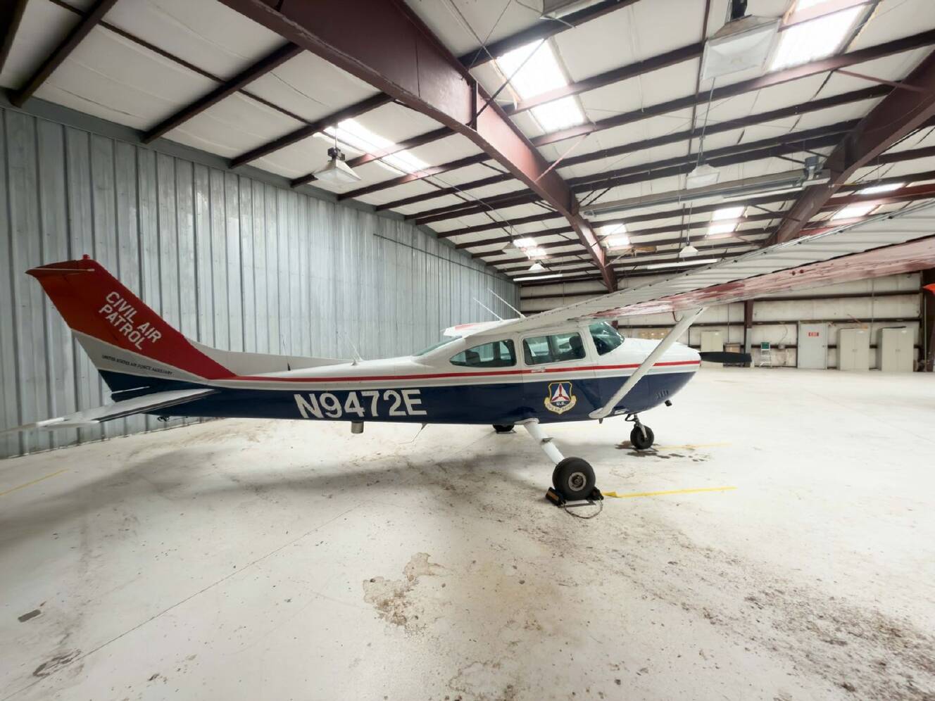 A photo of this 1984 Cessna 182R SKYLANE