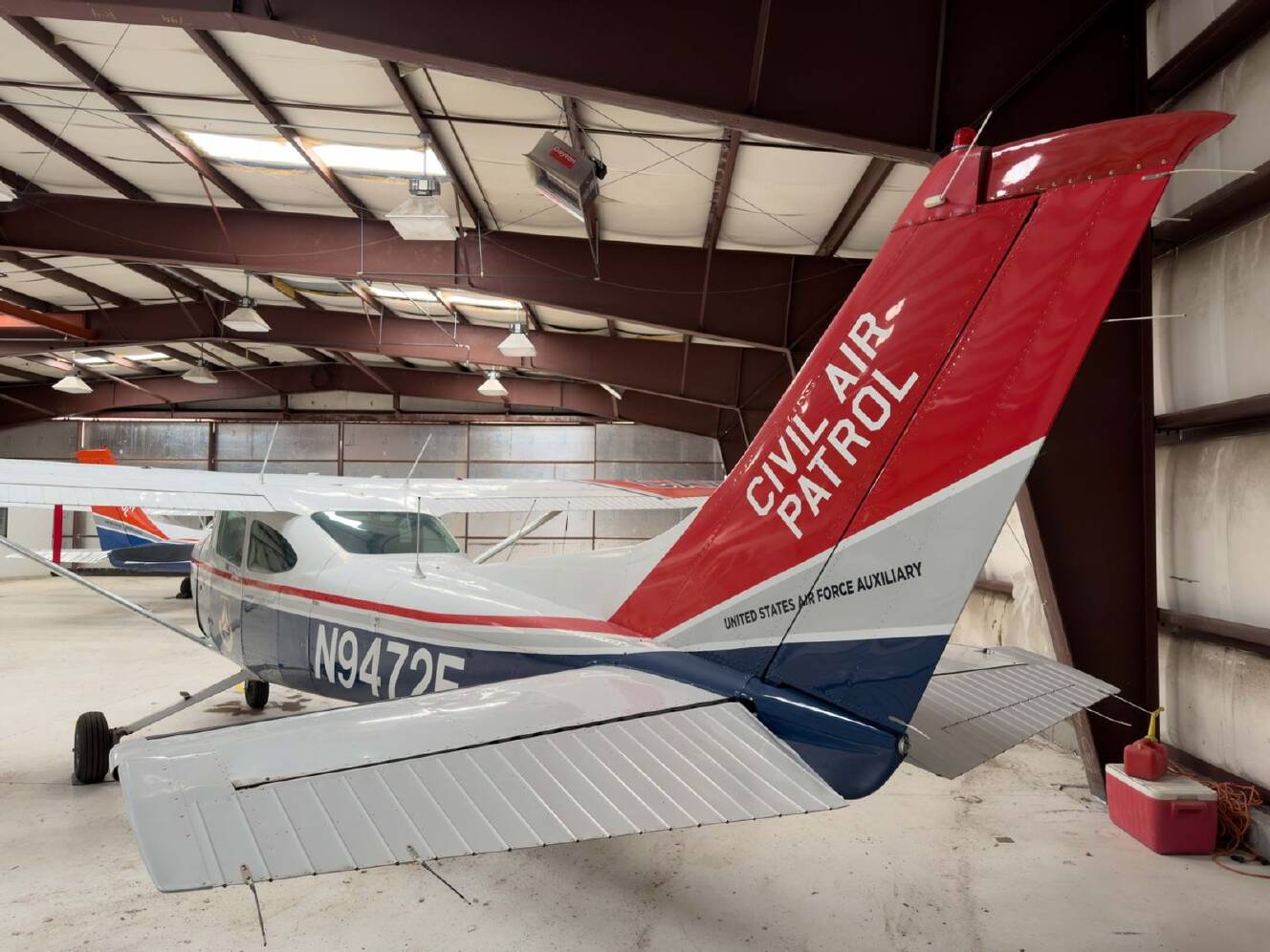 A photo of this 1984 Cessna 182R SKYLANE
