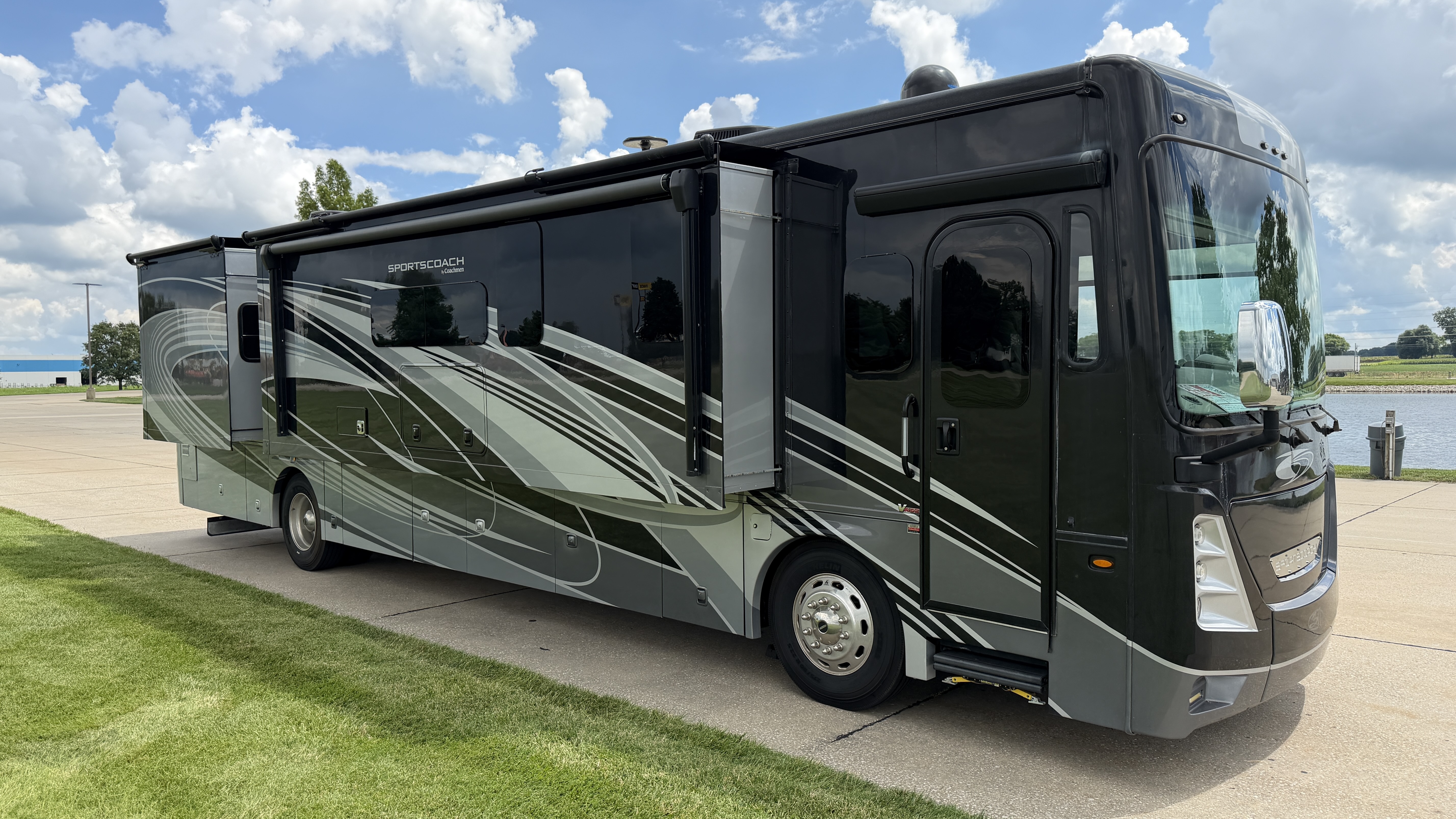 2022 Coachmen SPORTSCOACH 403QS RV