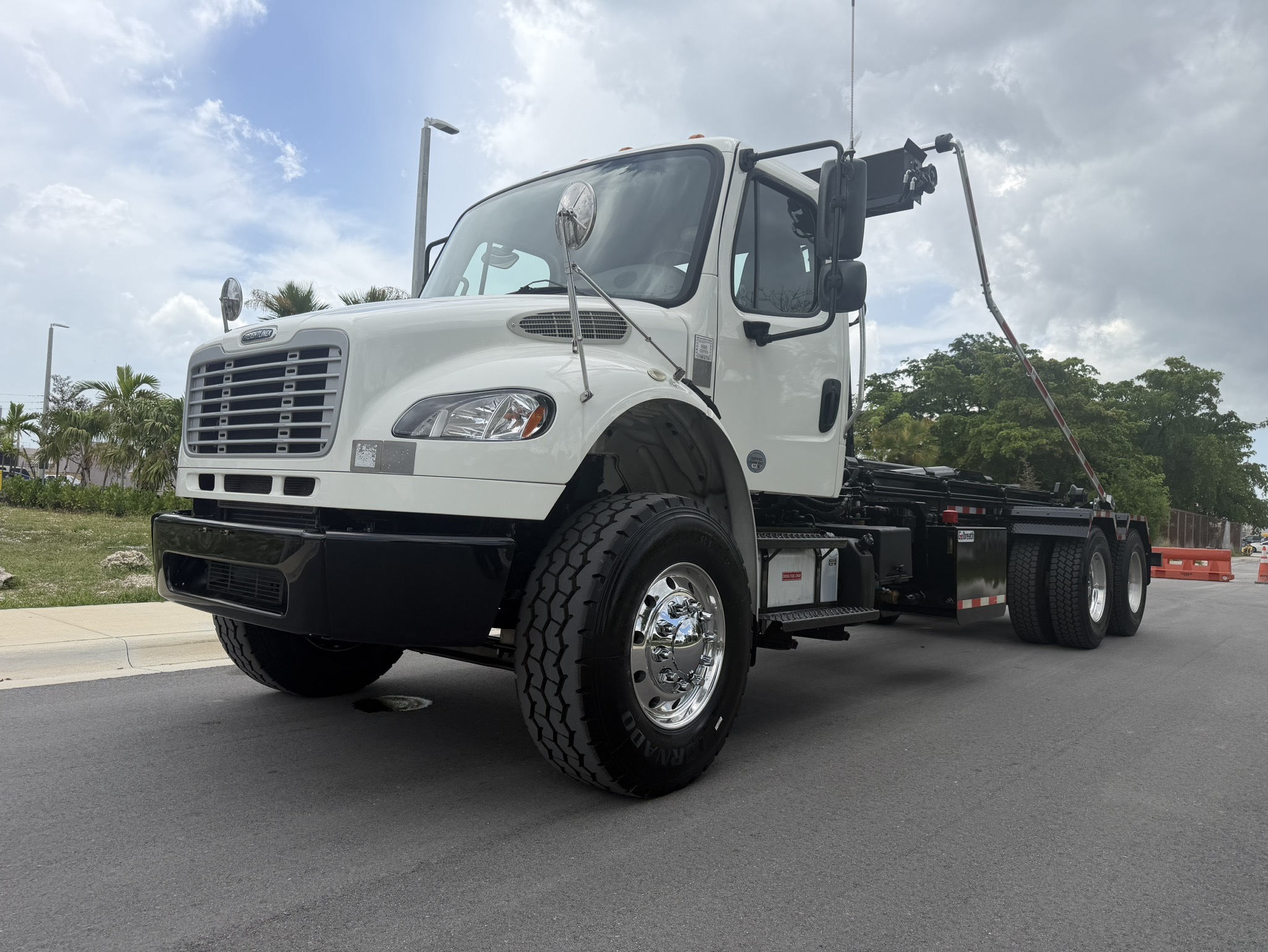 2019 FREIGHTLINER BUSINESS CLASS M2 in Opa Locka, FL
