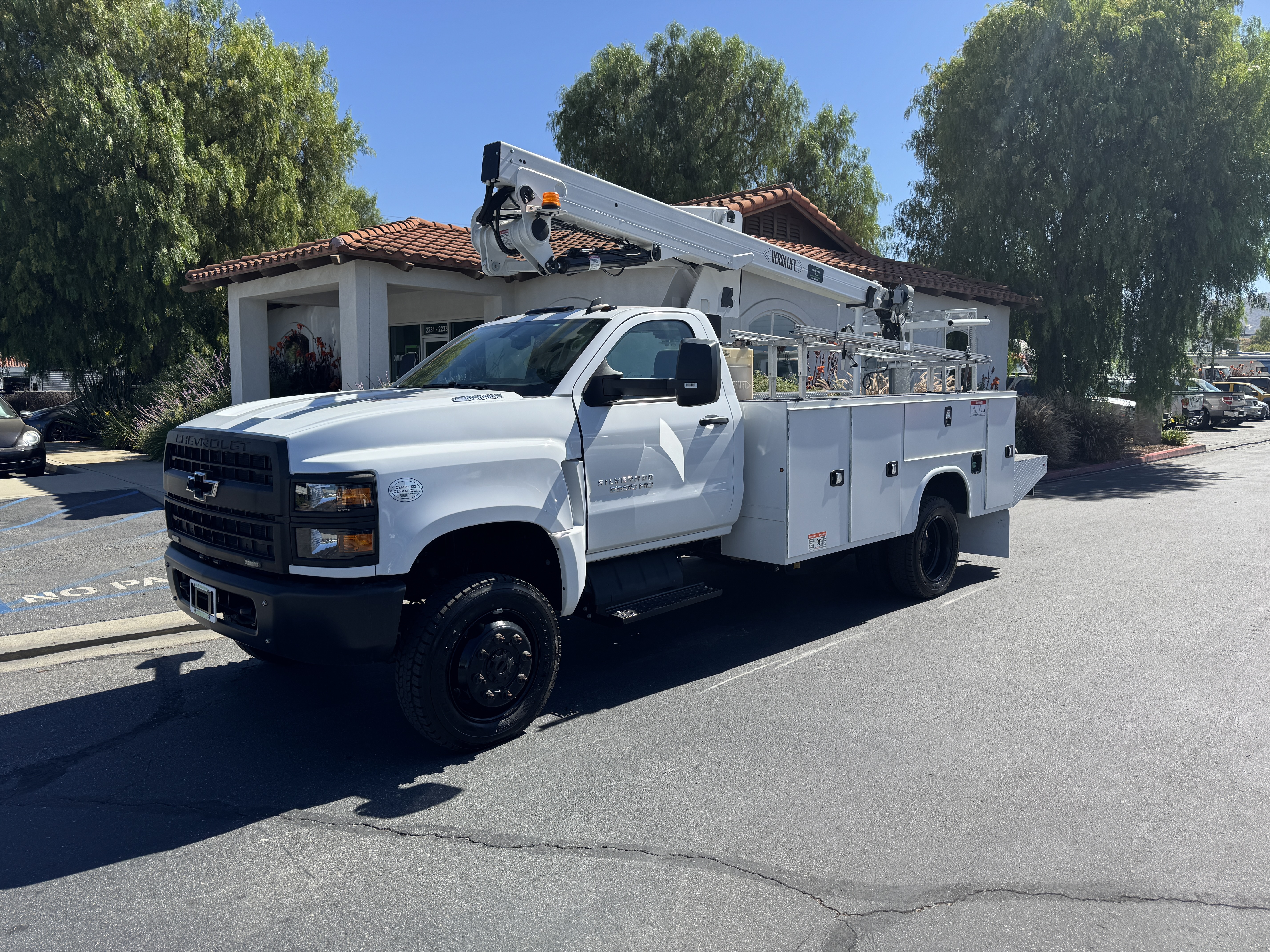 2023 VERSALIFT STP36NE in Norco, CA