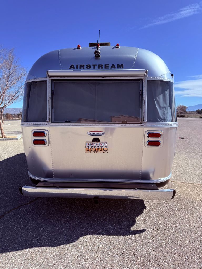 2018 Airstream International Signature 25FBQ in apple valley CA