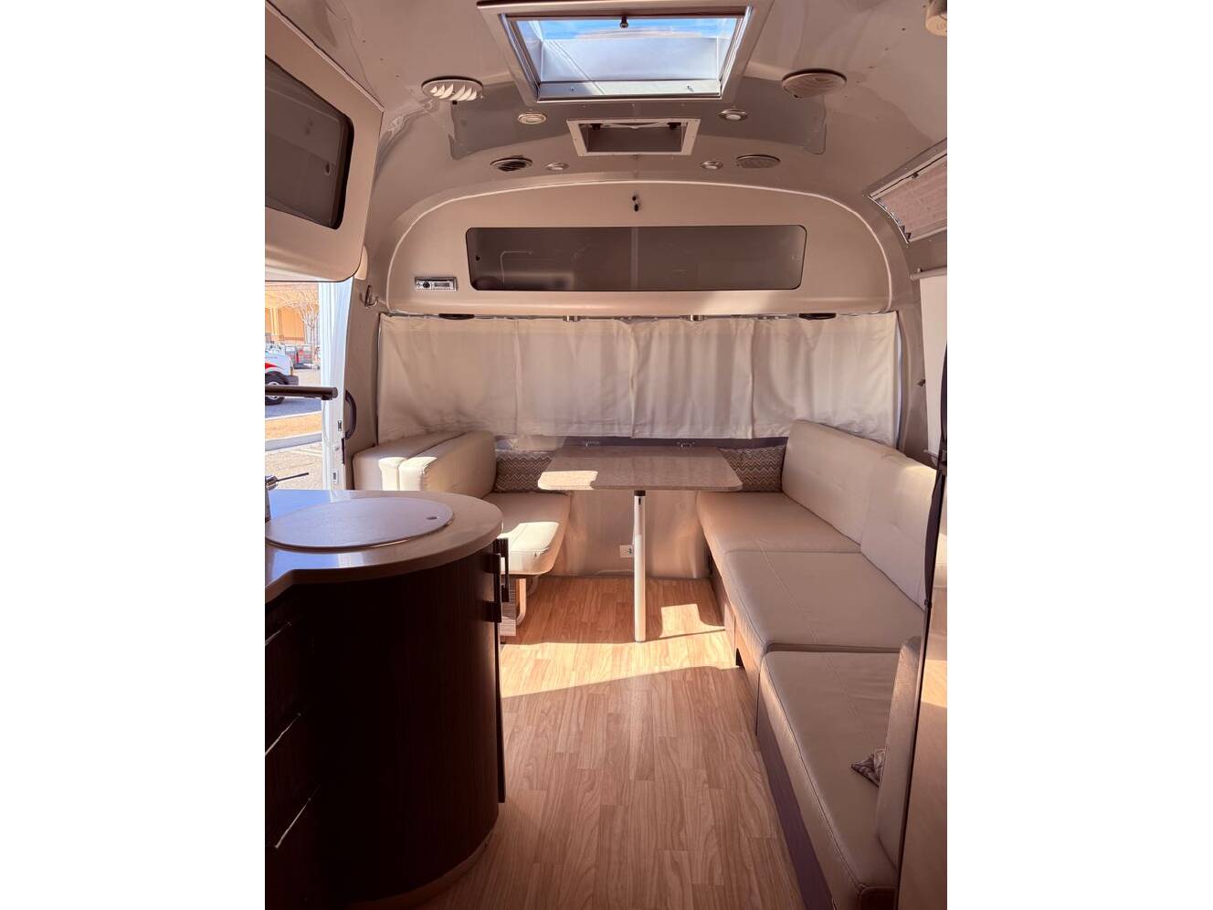 A photo of this 2018 Airstream International Signature 25FBQ