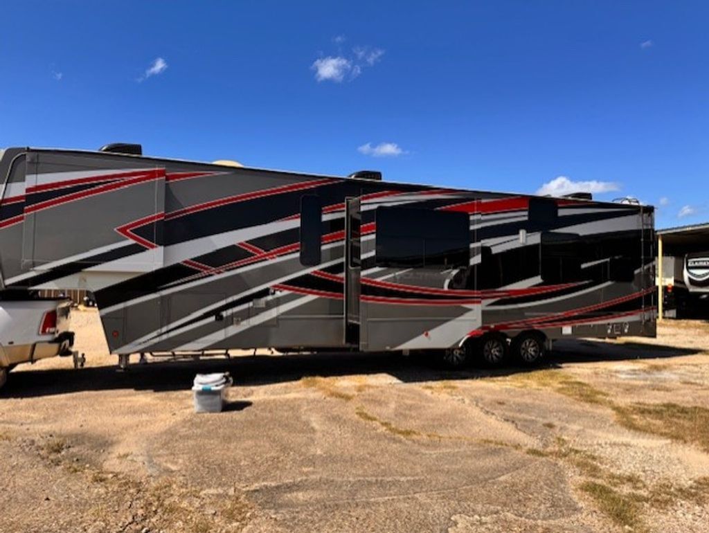 2019 Dutchmen Voltage 4185 in lake jackson TX