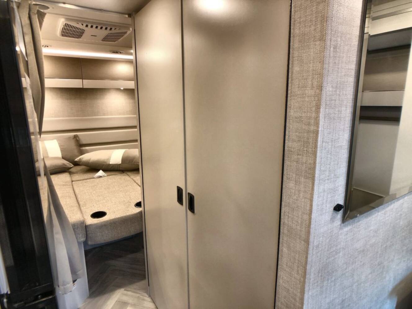 A photo of this 2026 Thor Motor Coach Gemini 24KB