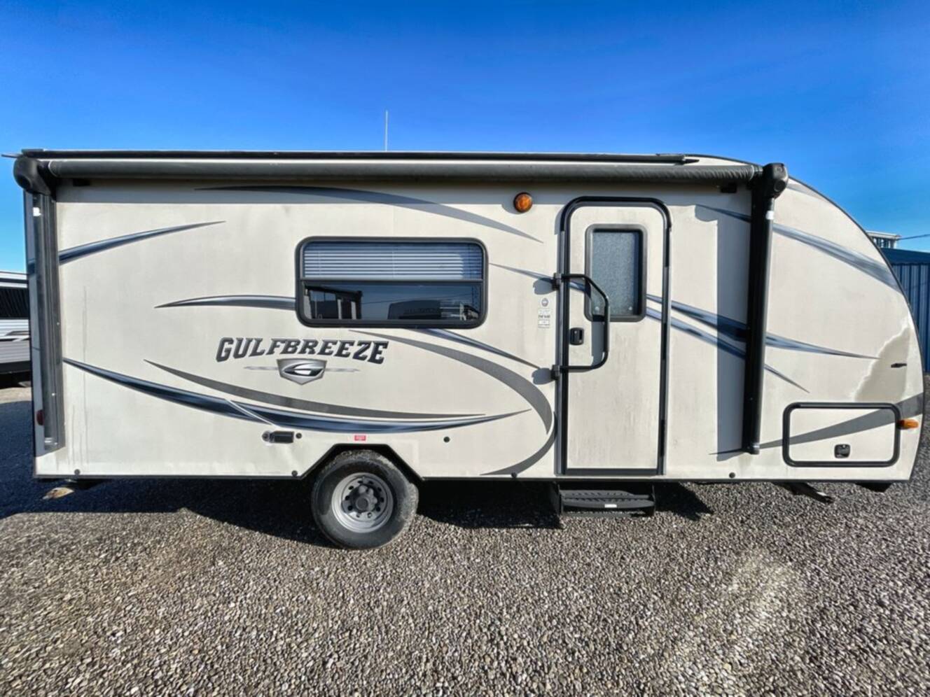 A photo of this 2017 Gulf Stream GULF BREEZE 19FMB