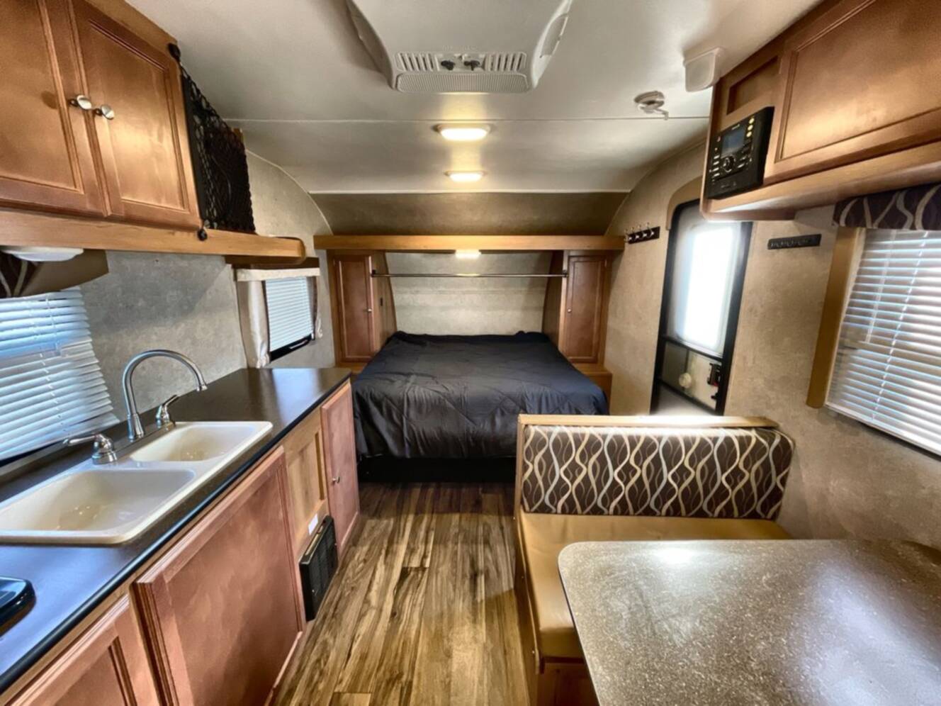 A photo of this 2017 Gulf Stream GULF BREEZE 19FMB