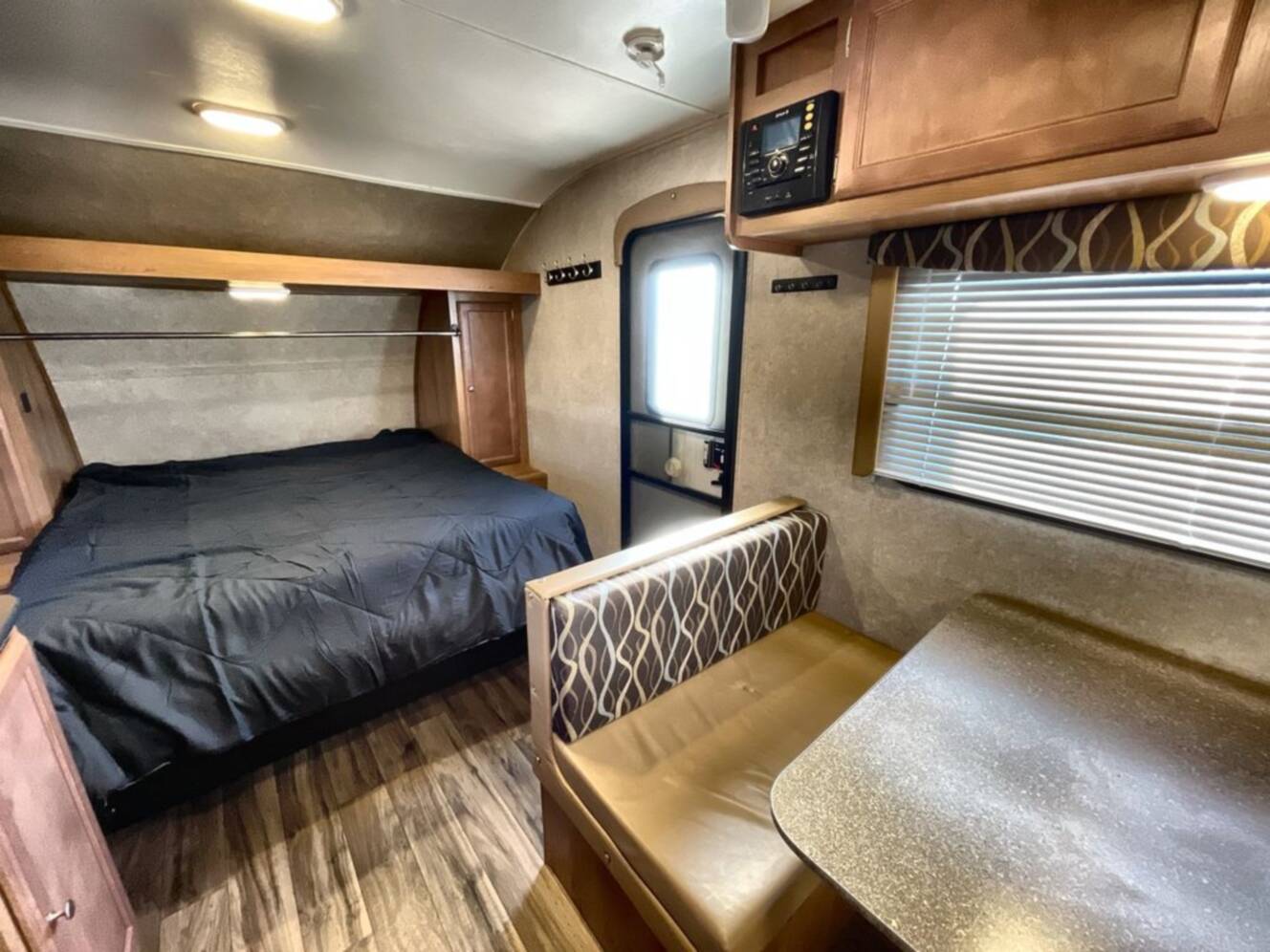 A photo of this 2017 Gulf Stream GULF BREEZE 19FMB