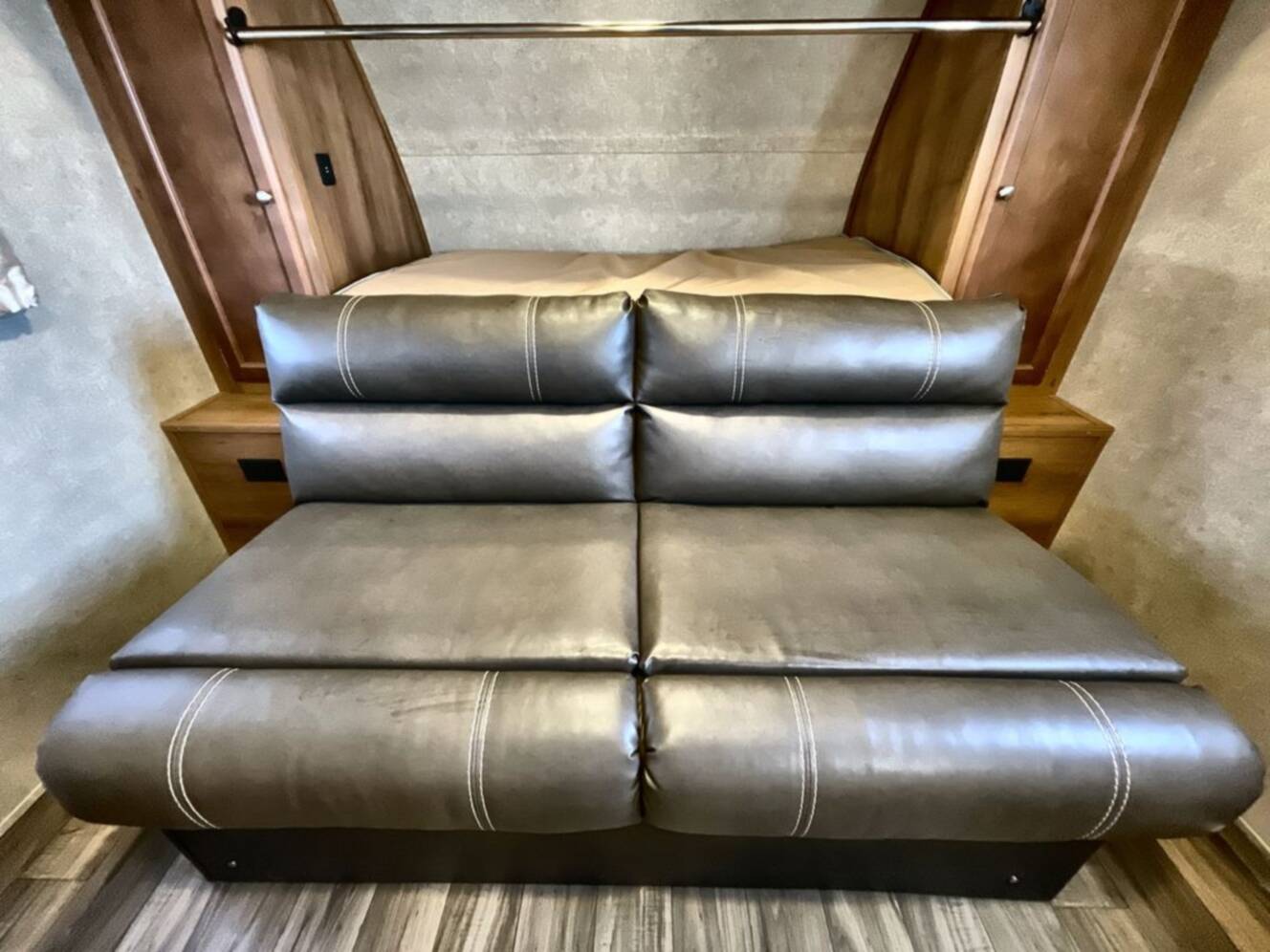 A photo of this 2017 Gulf Stream GULF BREEZE 19FMB