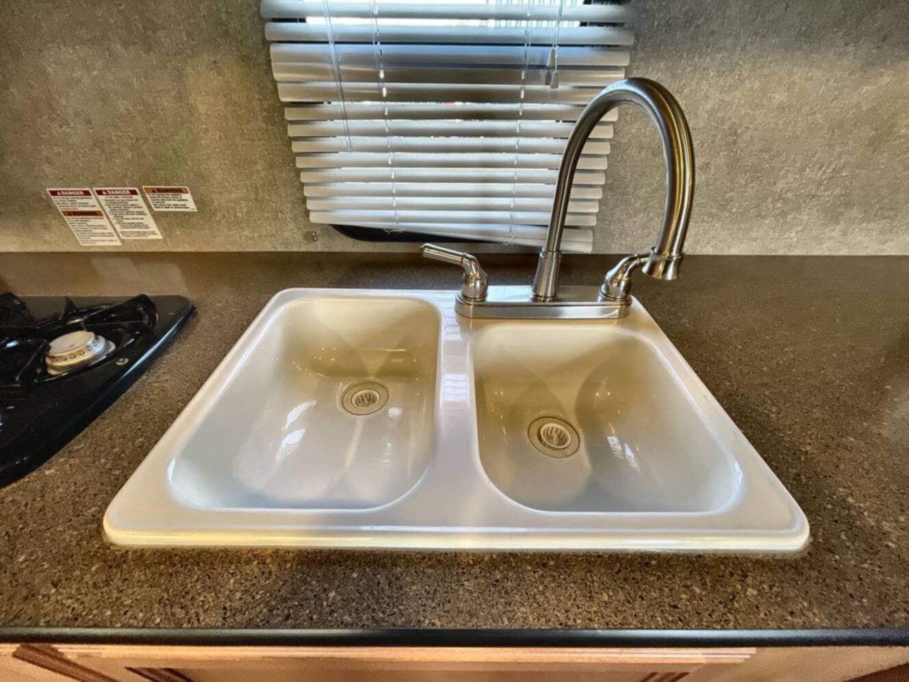 A photo of this 2017 Gulf Stream GULF BREEZE 19FMB