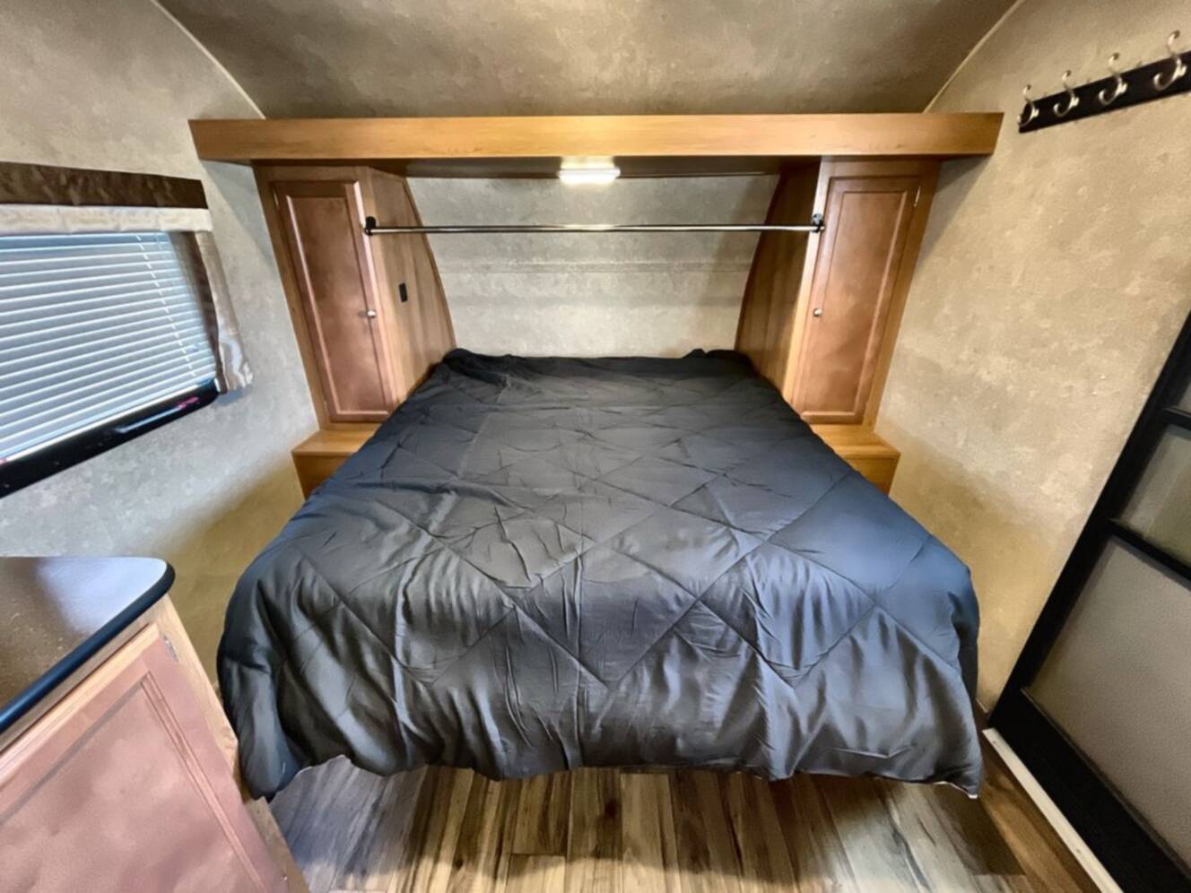 A photo of this 2017 Gulf Stream GULF BREEZE 19FMB