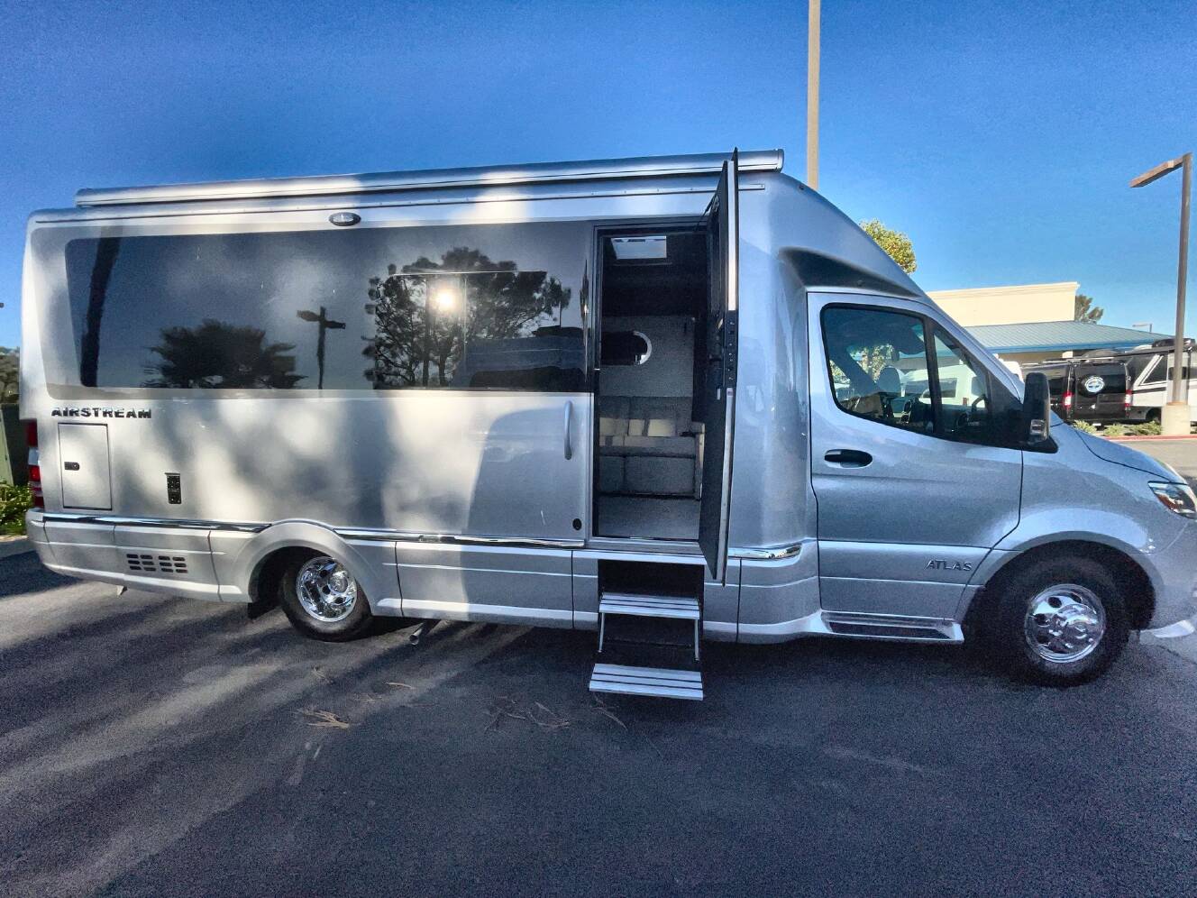 A photo of this 2026 Airstream Atlas MS