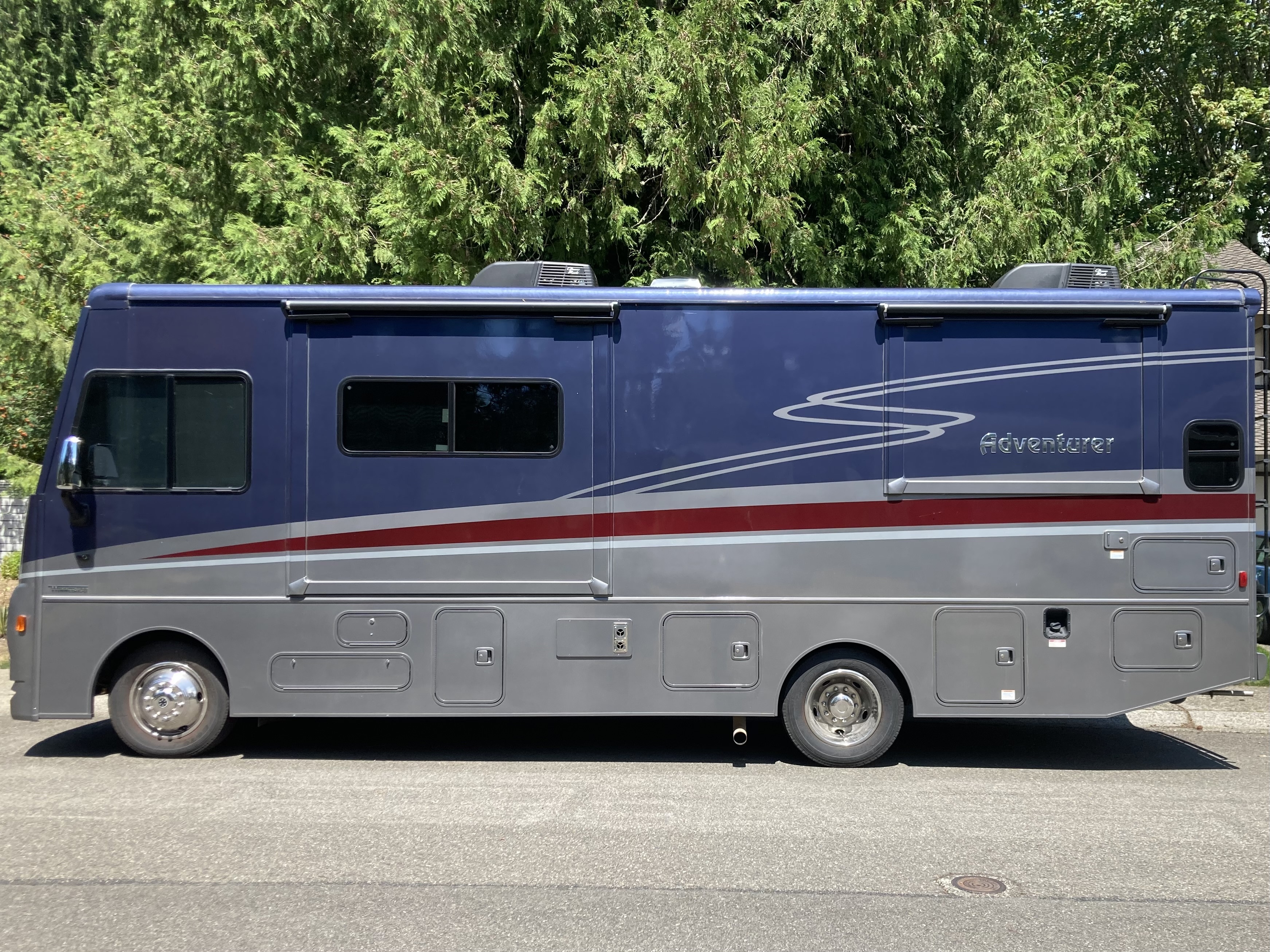 2021 Winnebago ADVENTURER 27N RV