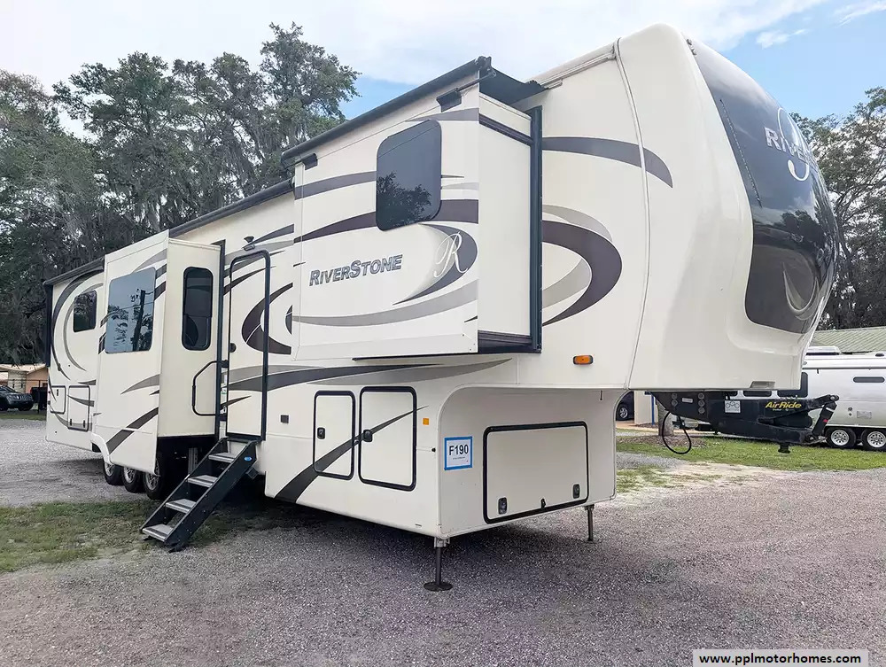 2021 Forest River Riverstone 39FKTH in summerfield FL