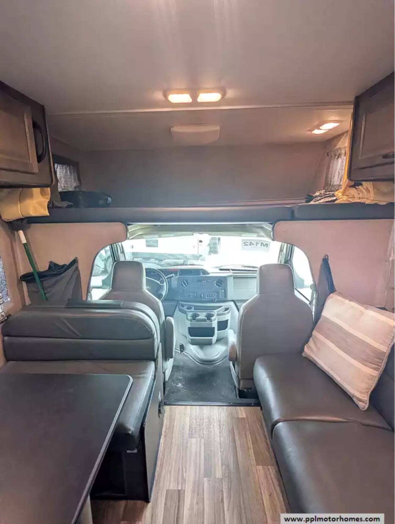 A photo of this 2019 Thor Majestic 28A