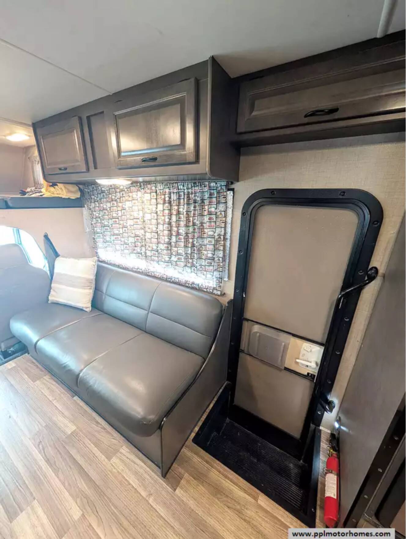 A photo of this 2019 Thor Majestic 28A